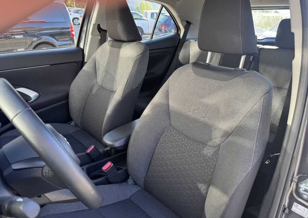 TOYOTA Yaris Cross 1.5 VVT-i HSD Comfort AWD-i-image-11