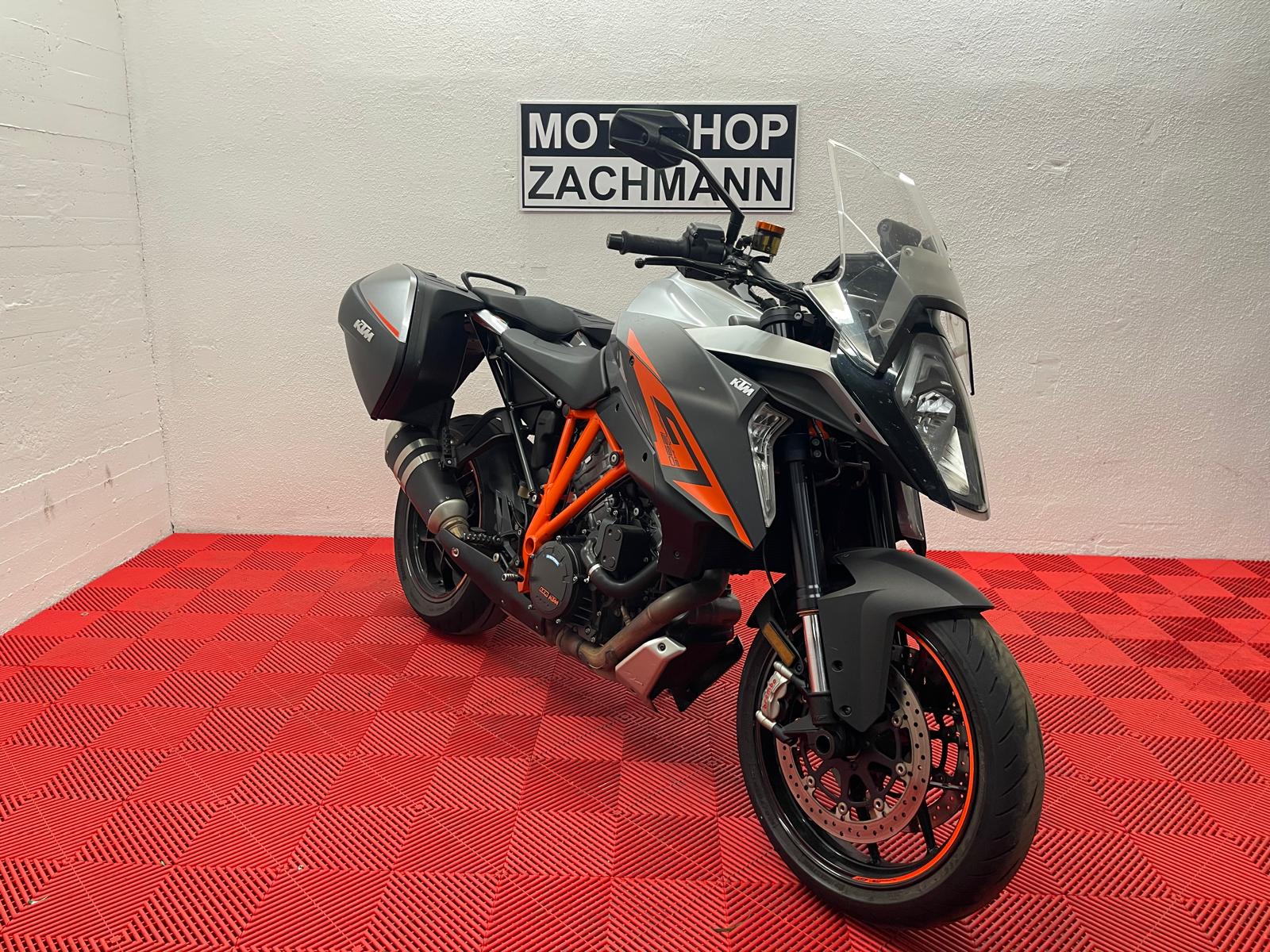 KTM 1290 Super Duke GT-image-1