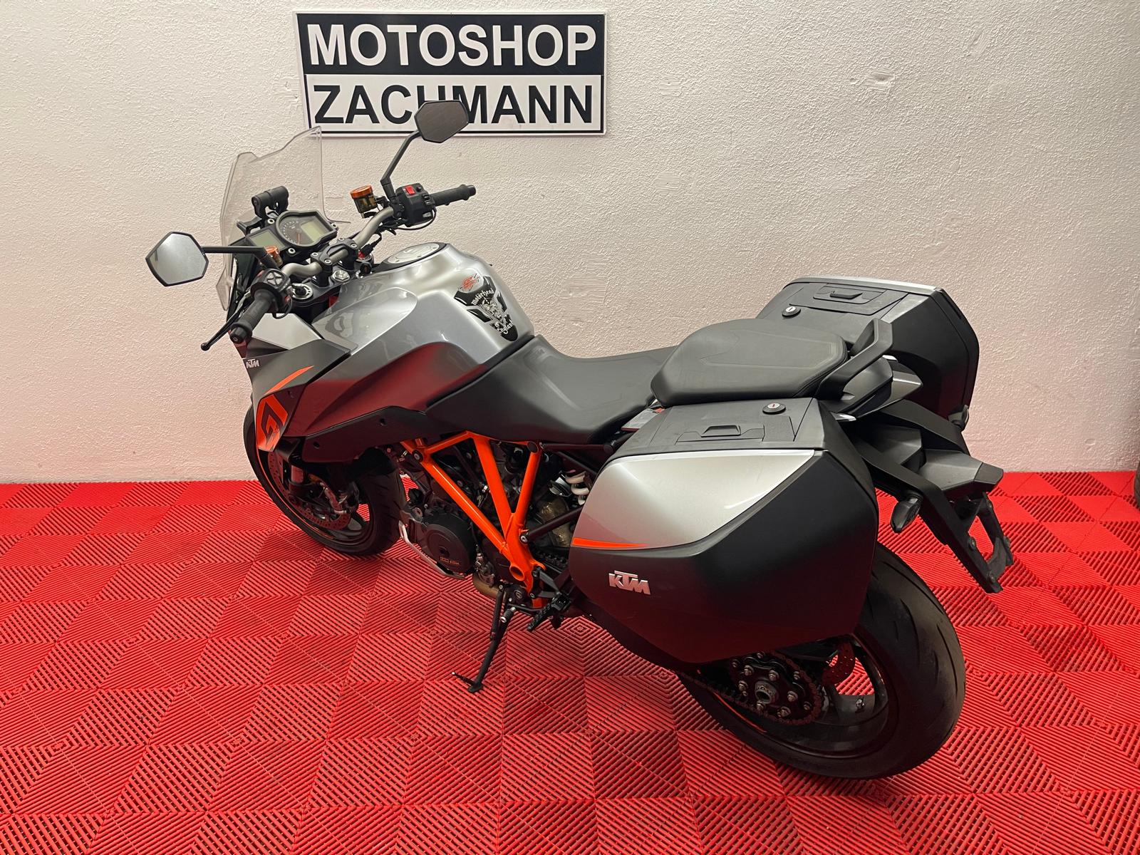 KTM 1290 Super Duke GT-image-5