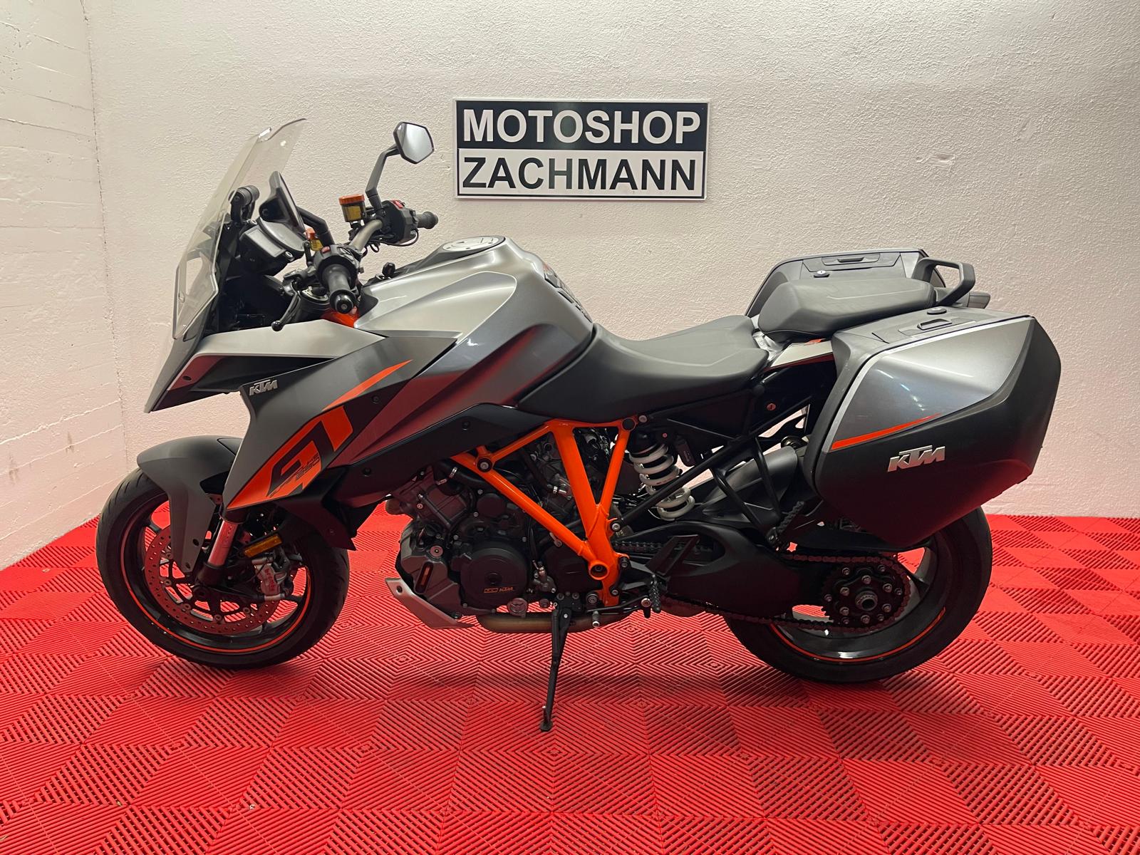 KTM 1290 Super Duke GT-image-4