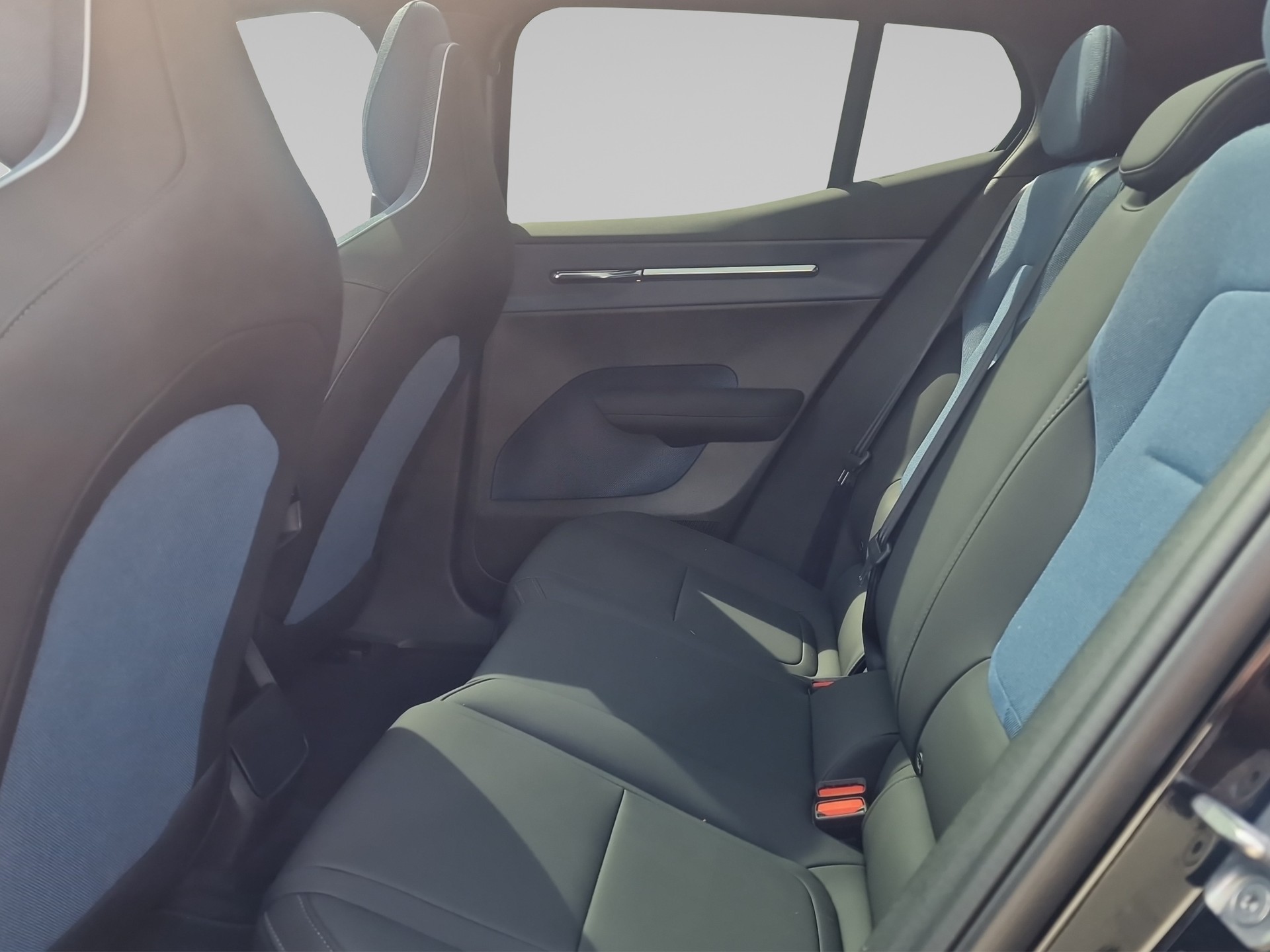 VOLVO EX30 E60 Twin Ultra Performance AWD-image-14