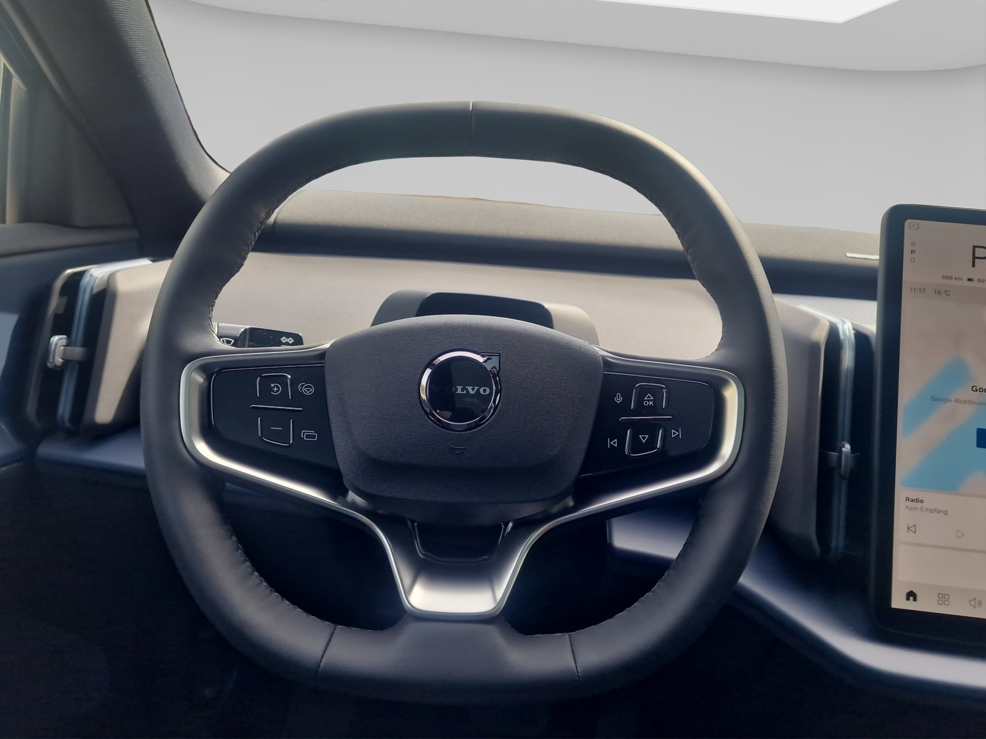 VOLVO EX30 E60 Twin Ultra Performance AWD-image-11