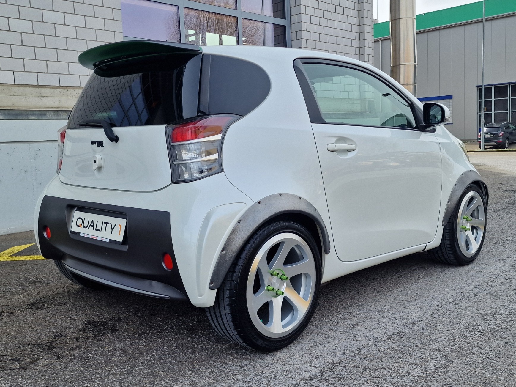 TOYOTA iQ2 1.0 VVT-i-image-4
