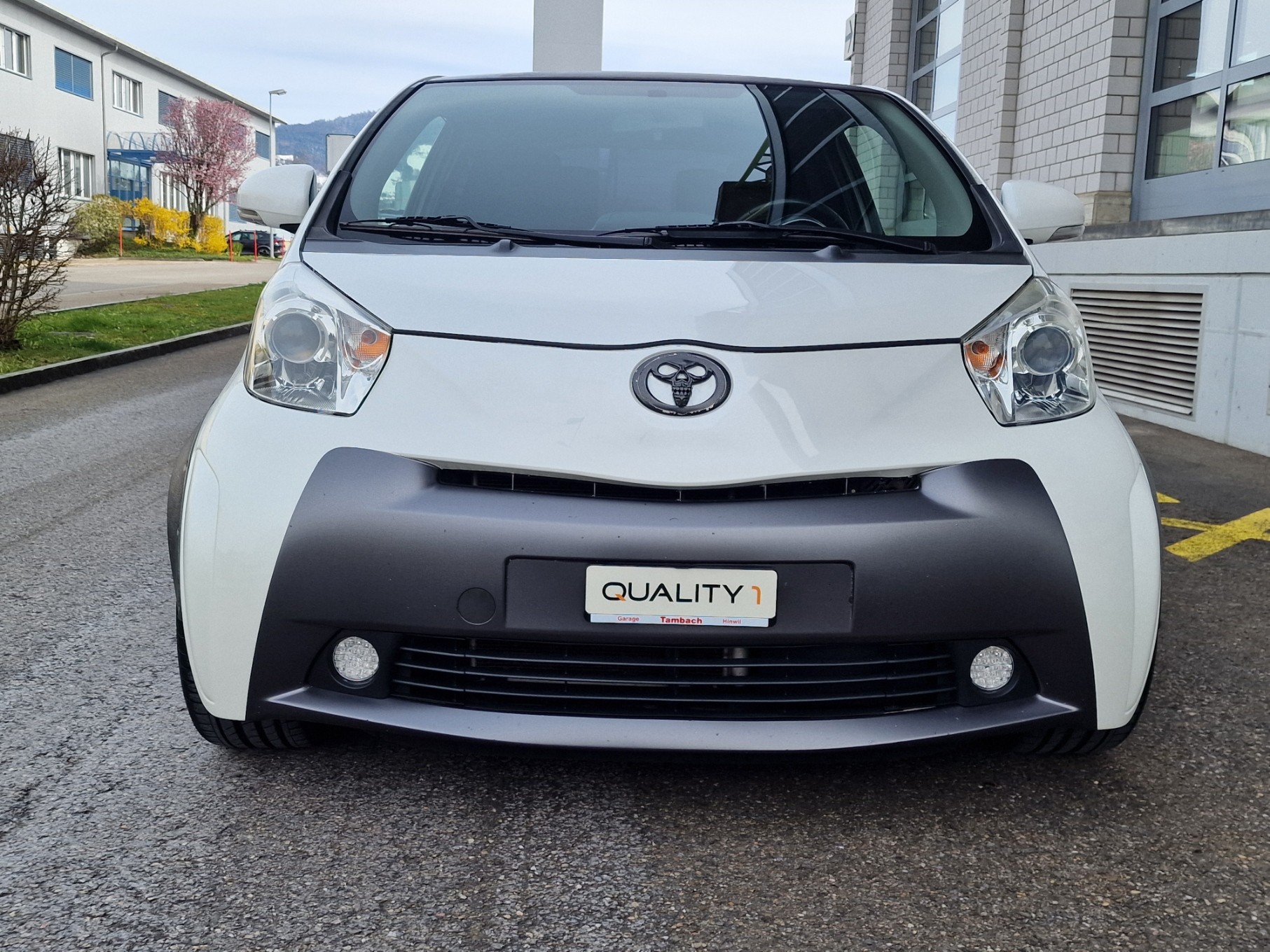 TOYOTA iQ2 1.0 VVT-i-image-2