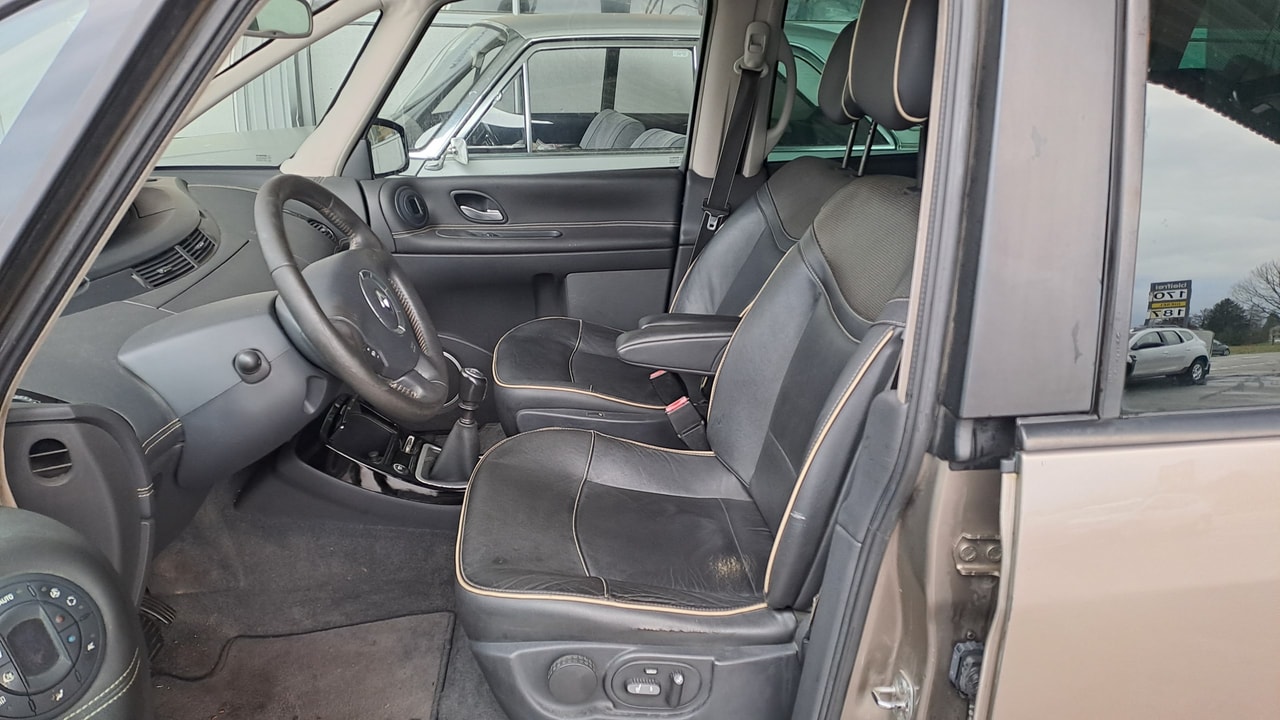RENAULT Espace 2.0 dCi Initiale-image-8