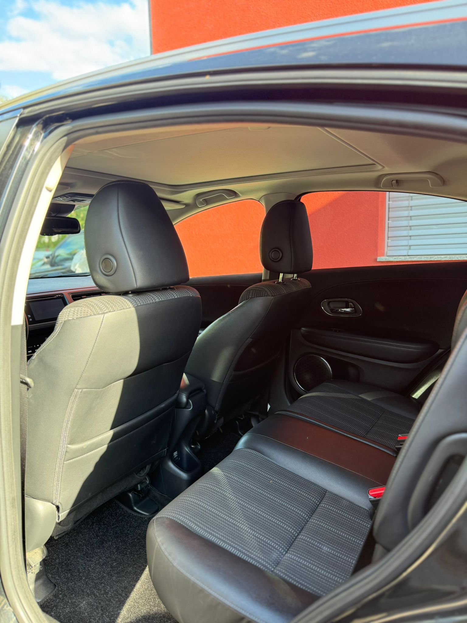 HONDA HR-V 1.6i-DTEC Executive-image-10