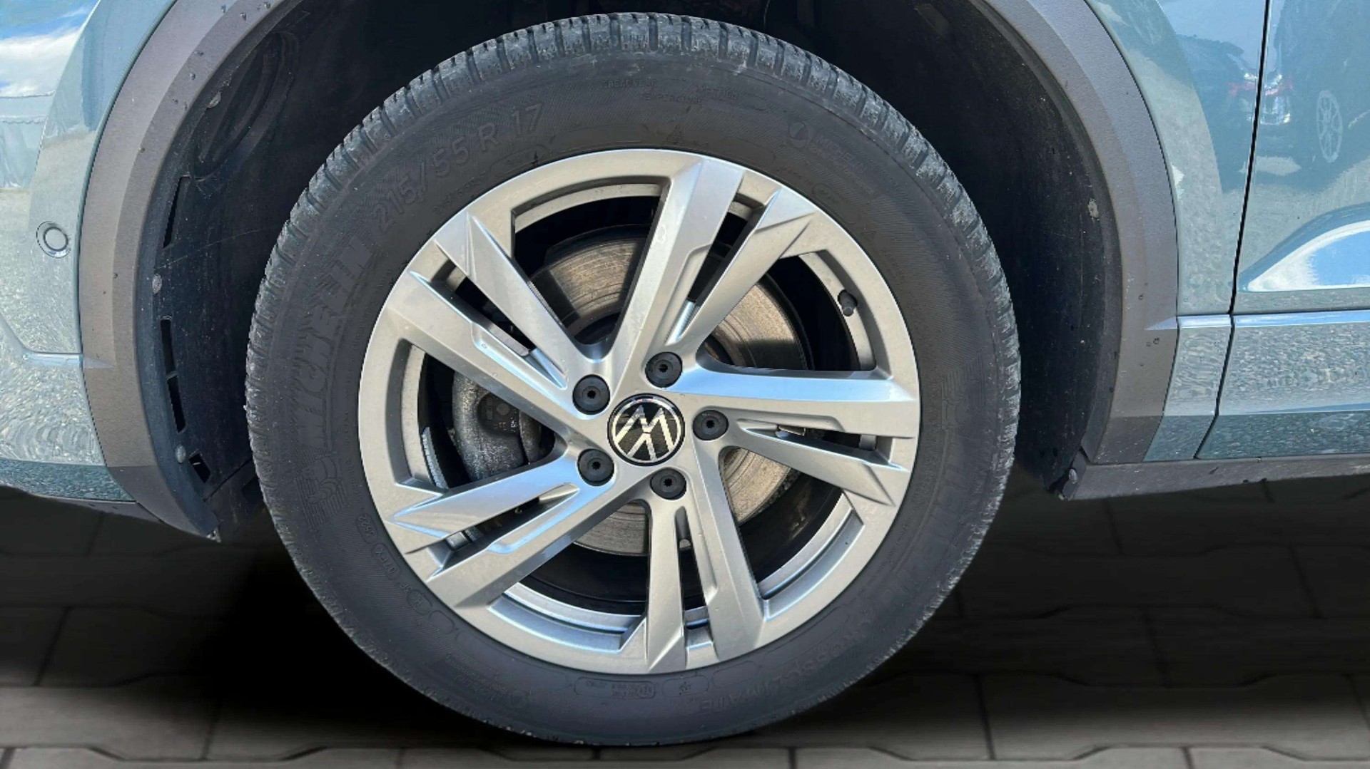 VW T-Roc 2.0 TSI R-Line DSG 4Motion mit AHK & Werksgarantie-image-24