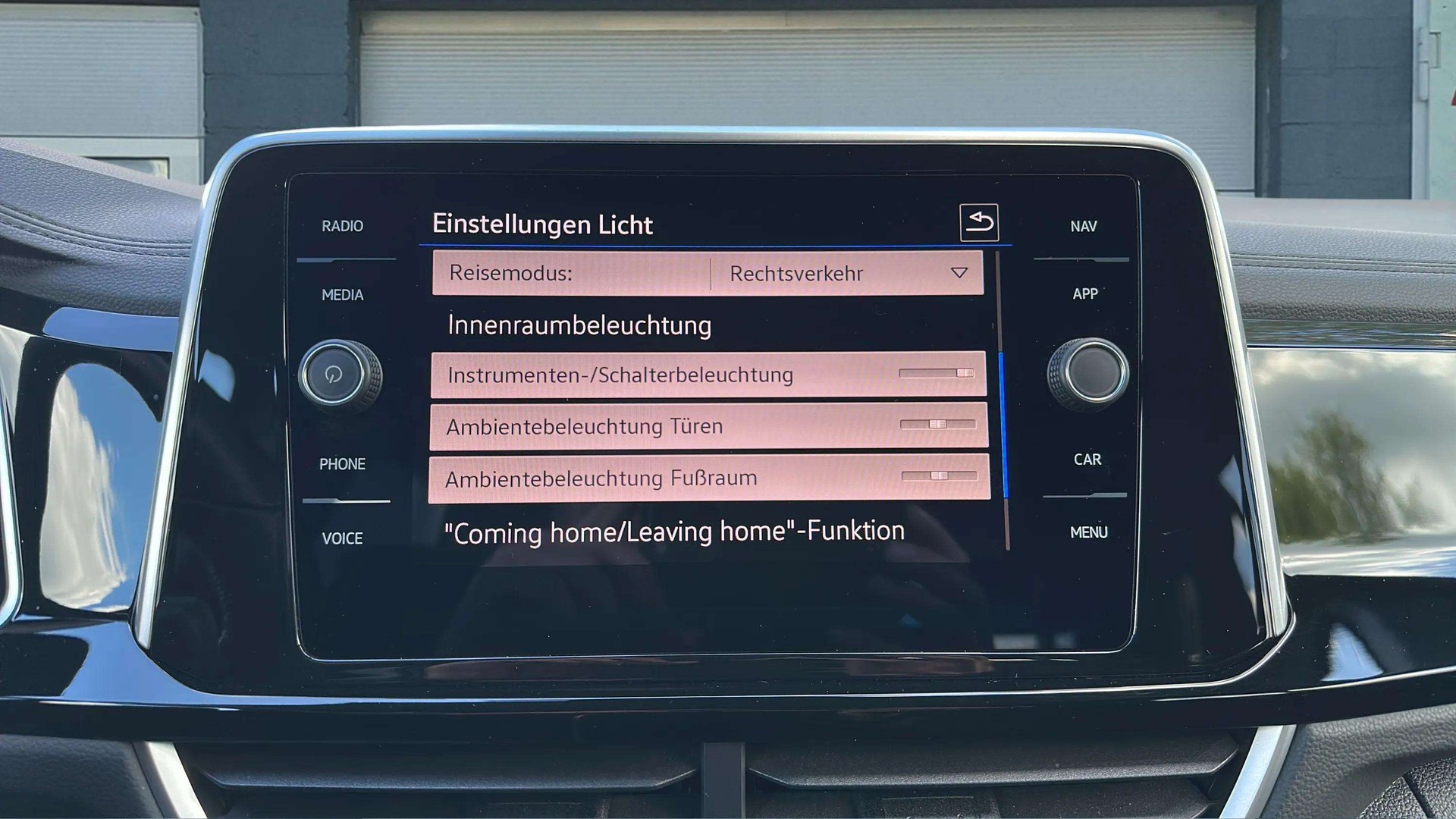 VW T-Roc 2.0 TSI R-Line DSG 4Motion mit AHK & Werksgarantie-image-20