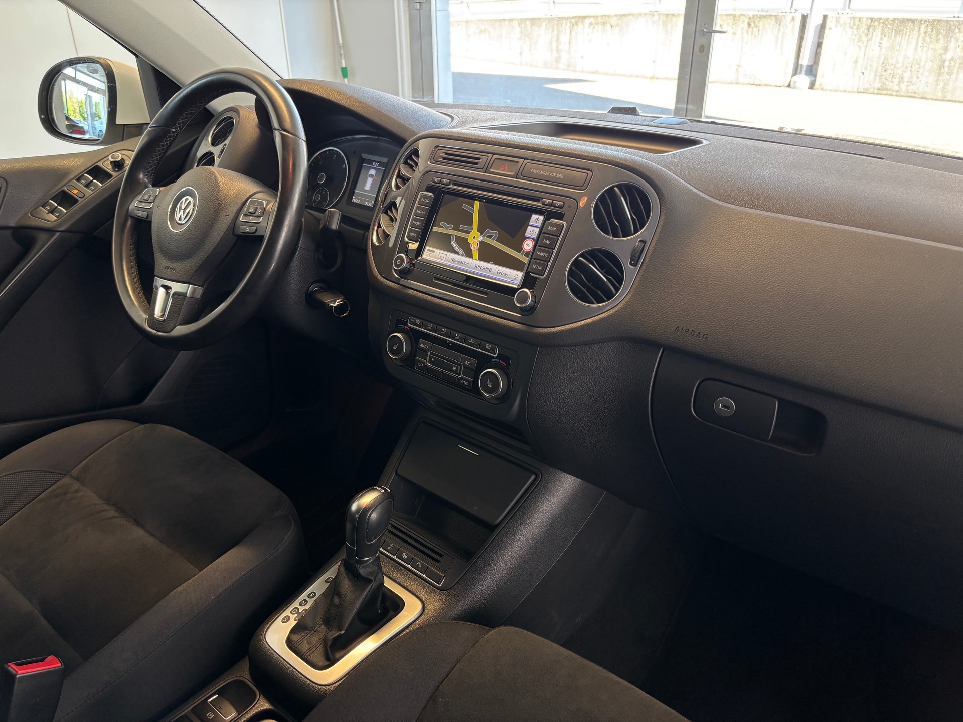 VW Tiguan 2.0 TDI BlueMotion Sport&Style 4Motion DSG-image-8
