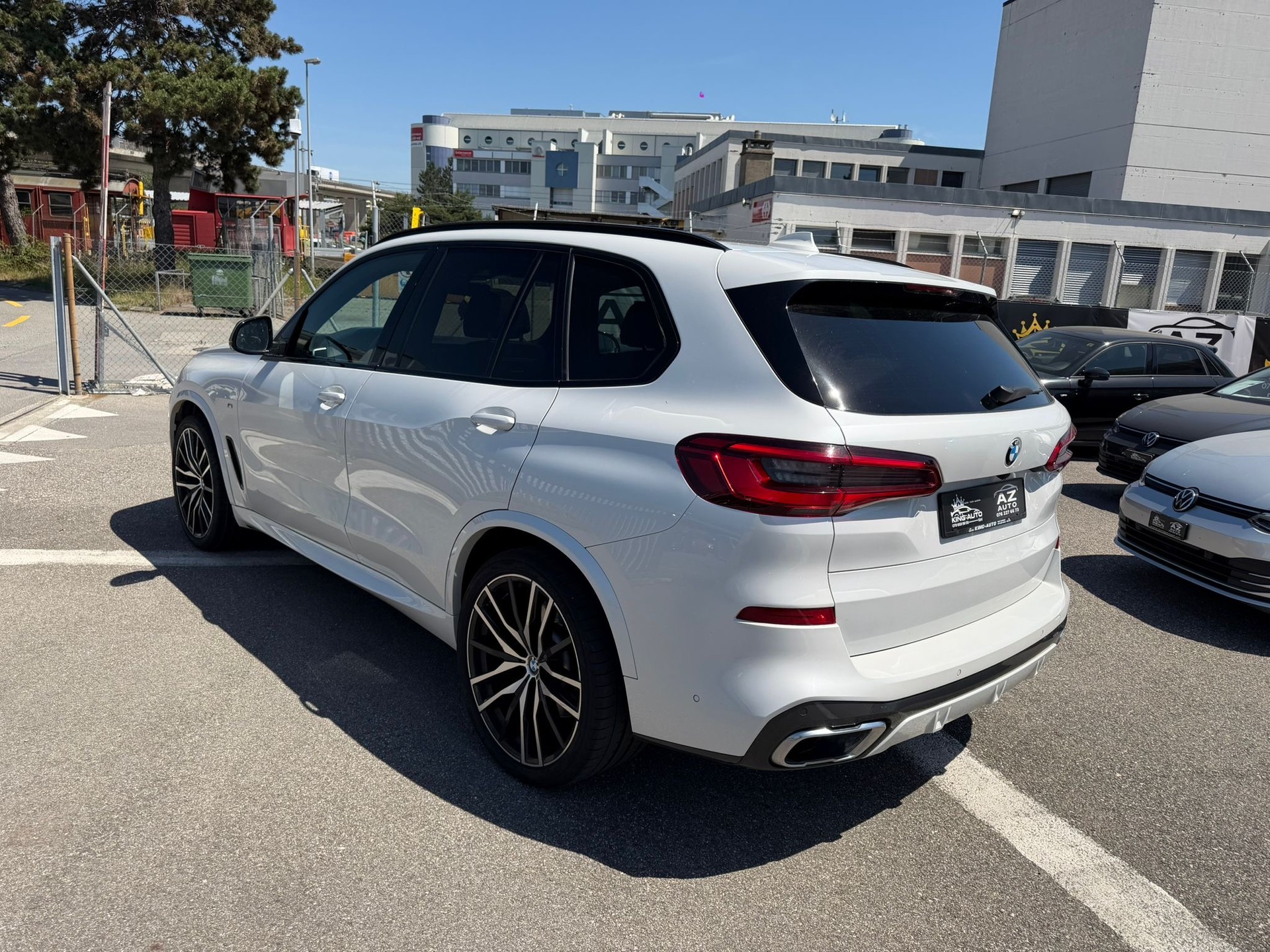 BMW X5 xDrive 40i Steptronic M-Pack 🇨🇭 garantie 2 ans full option-showroom-element-3