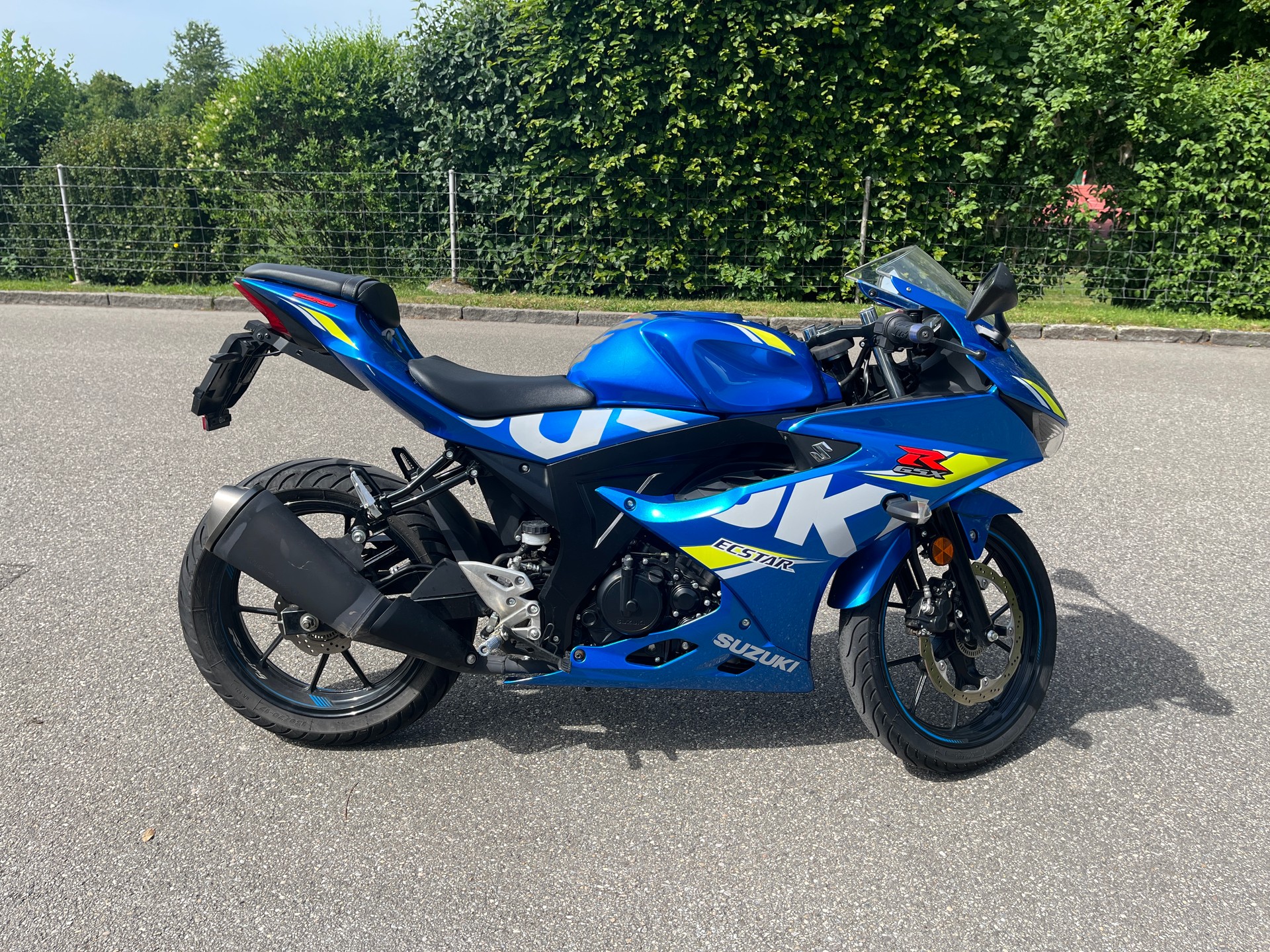 SUZUKI GSX-R 125 L7-image-2