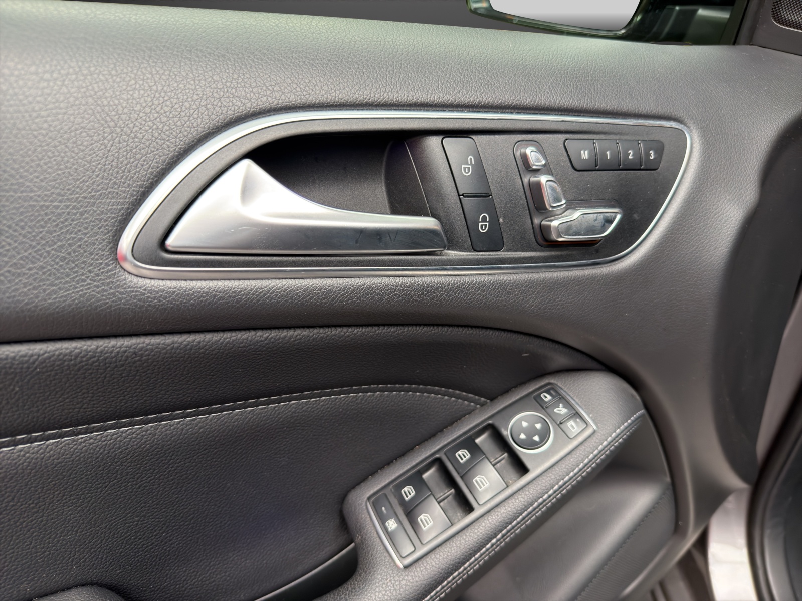MERCEDES-BENZ B 220 Urban 4Matic-image-11