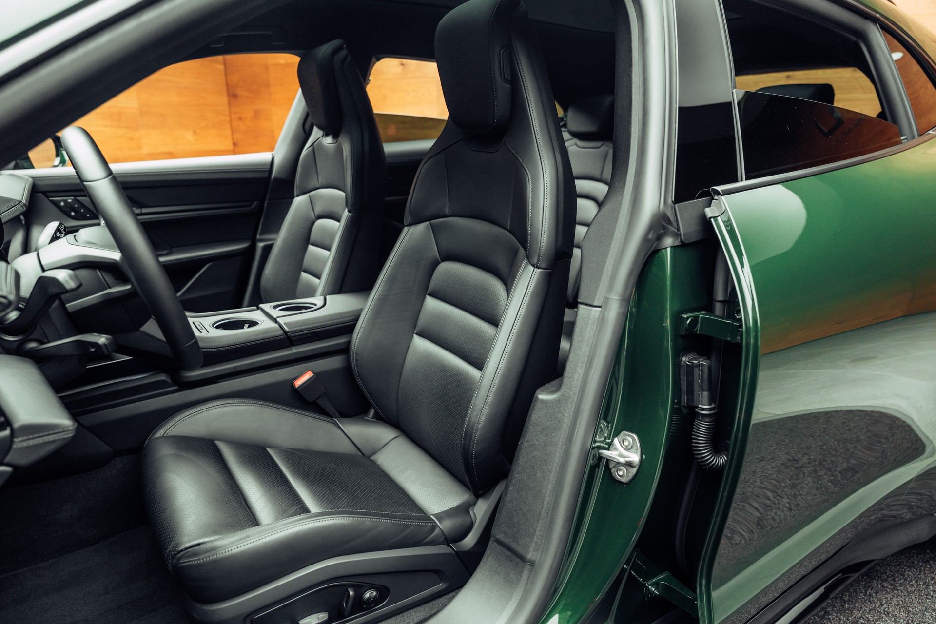 PORSCHE Taycan 4 Cross Turismo Performance Batterie Plus 105kWh-image-5