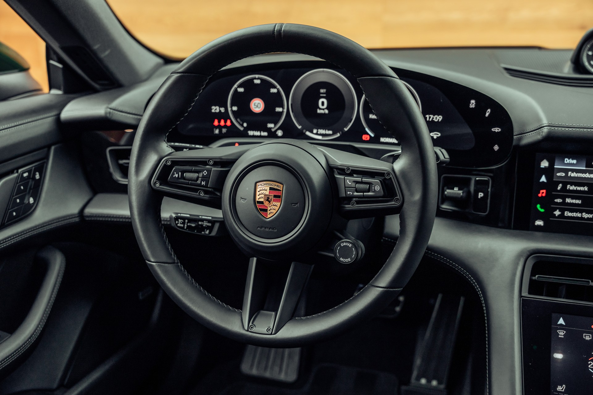 PORSCHE Taycan 4 Cross Turismo Performance Batterie Plus 105kWh-image-19