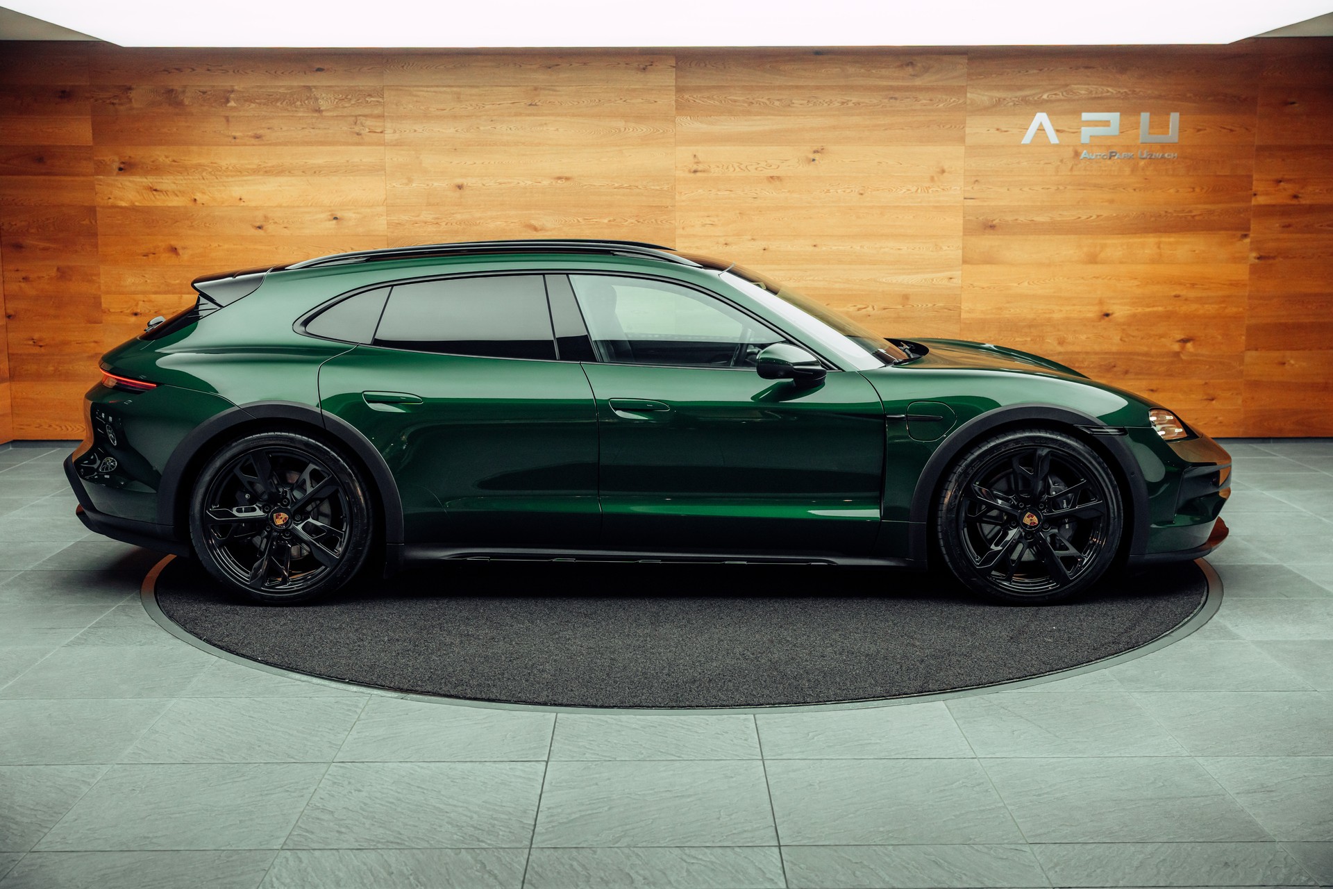 PORSCHE Taycan 4 Cross Turismo Performance Batterie Plus 105kWh-showroom-element-1