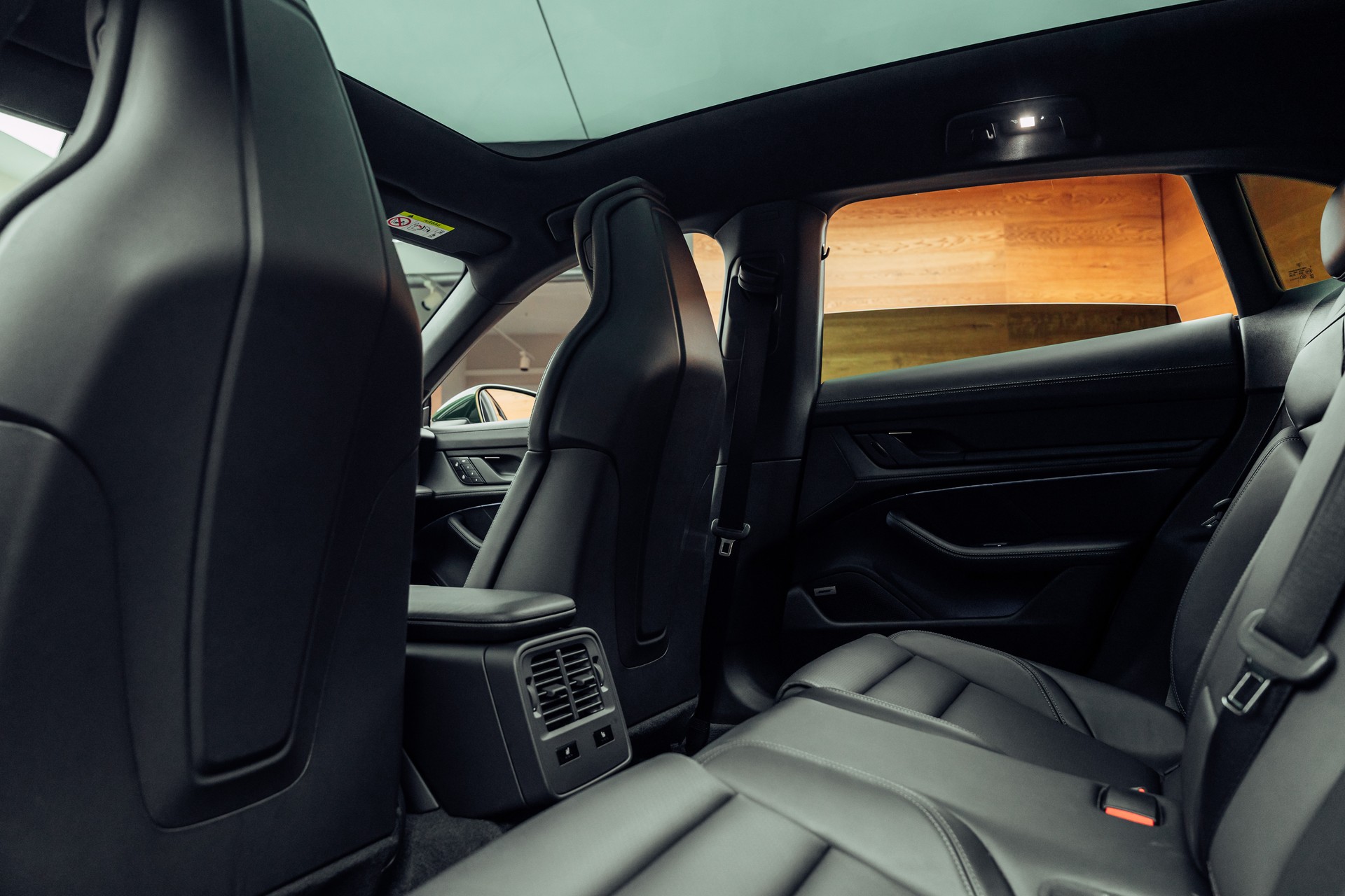 PORSCHE Taycan 4 Cross Turismo Performance Batterie Plus 105kWh-image-14