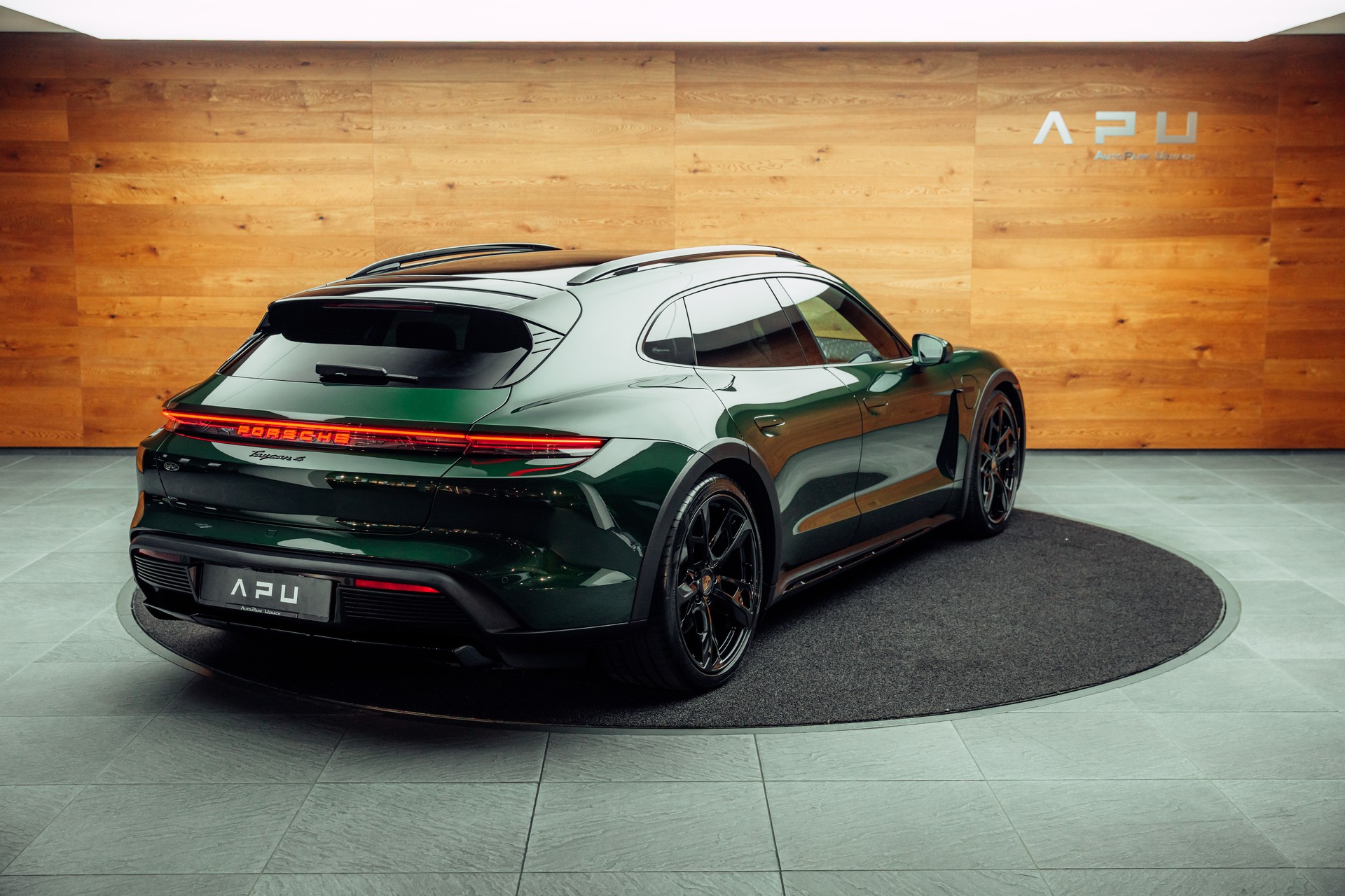 PORSCHE Taycan 4 Cross Turismo Performance Batterie Plus 105kWh-showroom-element-2
