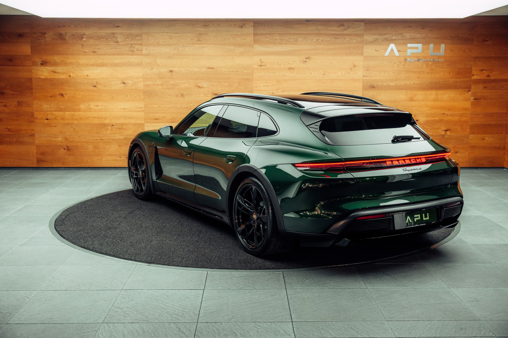 PORSCHE Taycan 4 Cross Turismo Performance Batterie Plus 105kWh-showroom-element-3