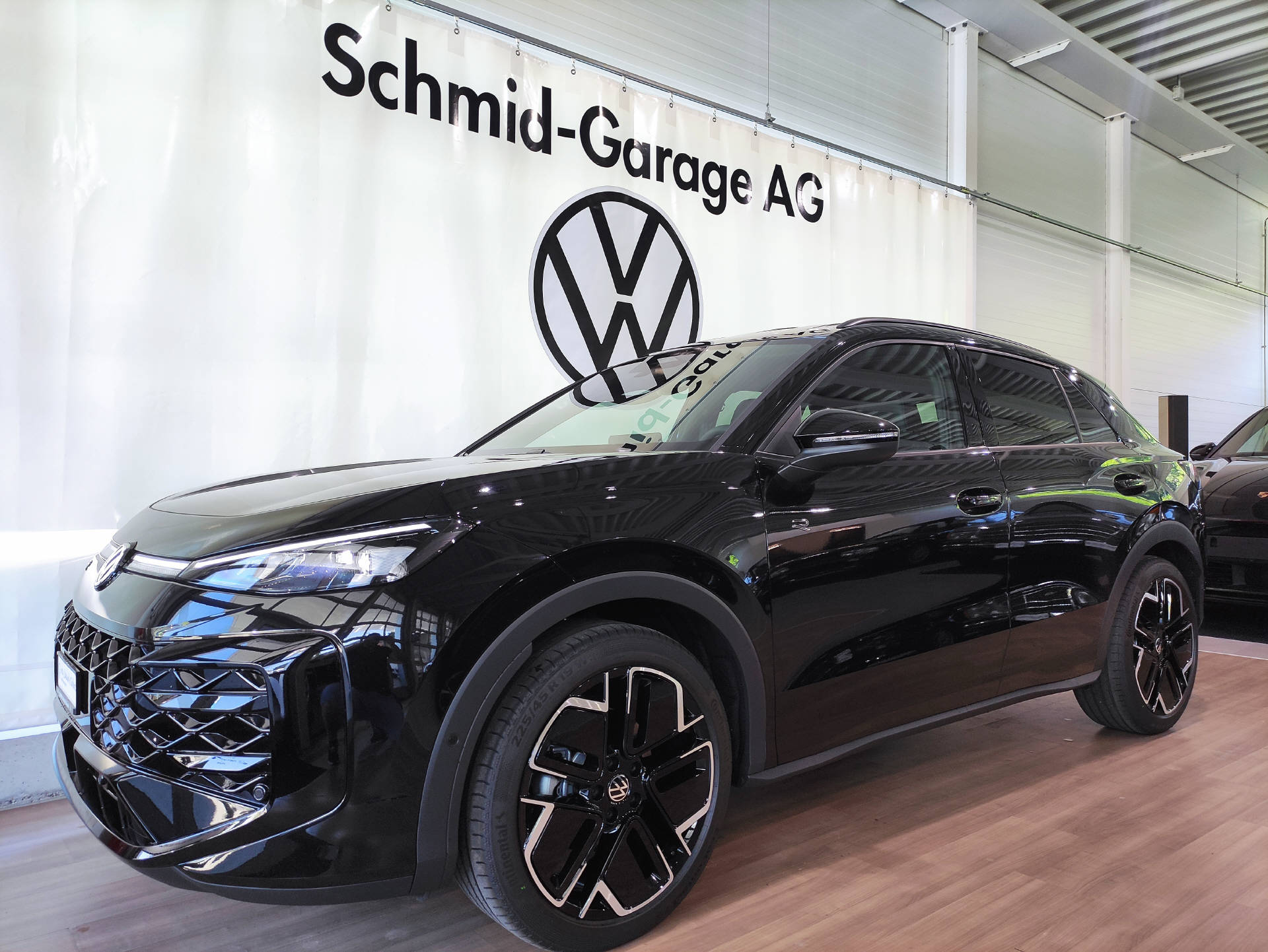 VW T-Roc 1.5 eTSI R-Line Black-Style DSG-showroom-element-1