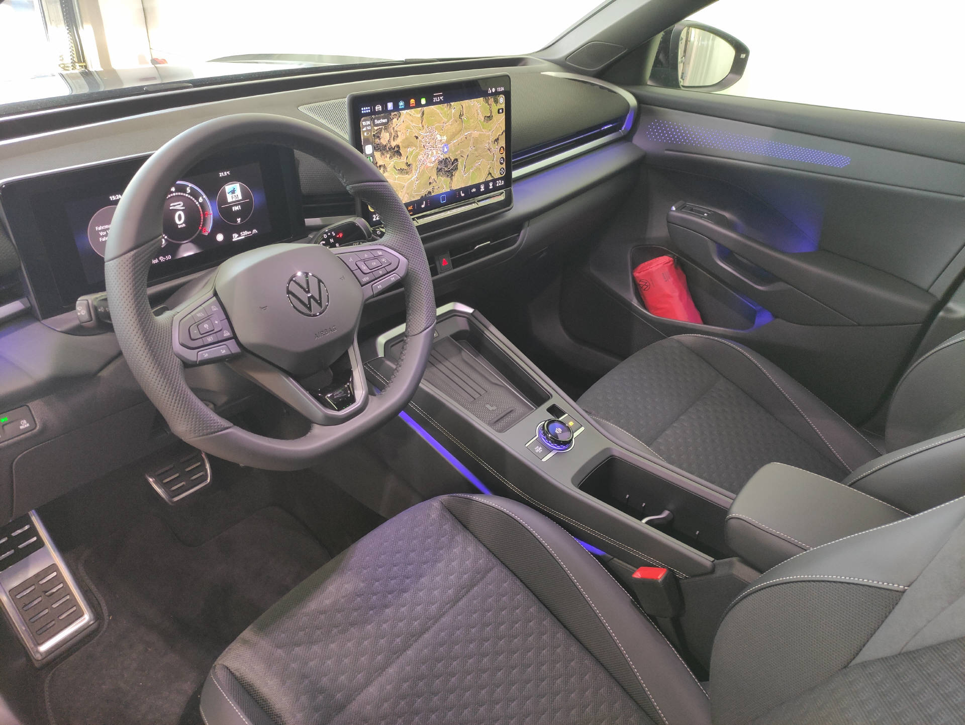 VW T-Roc 1.5 eTSI R-Line Black-Style DSG-showroom-element-2