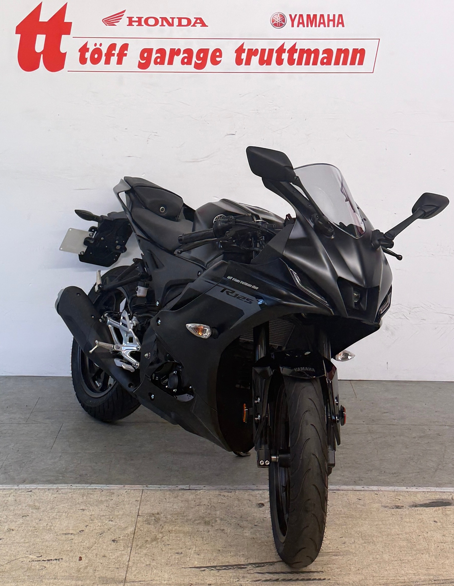 YAMAHA YZF-R 125 ABS-showroom-element-2