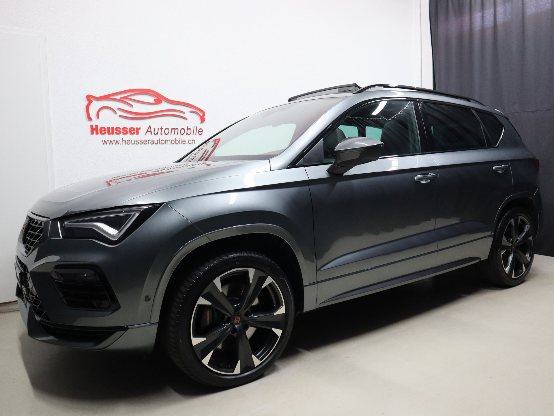 CUPRA Ateca 2.0TSI VZ 4Drive DSG - Panorama - Navi - Sportsitze - 360° Kamera - AHK - 300 PS-showroom-element-1