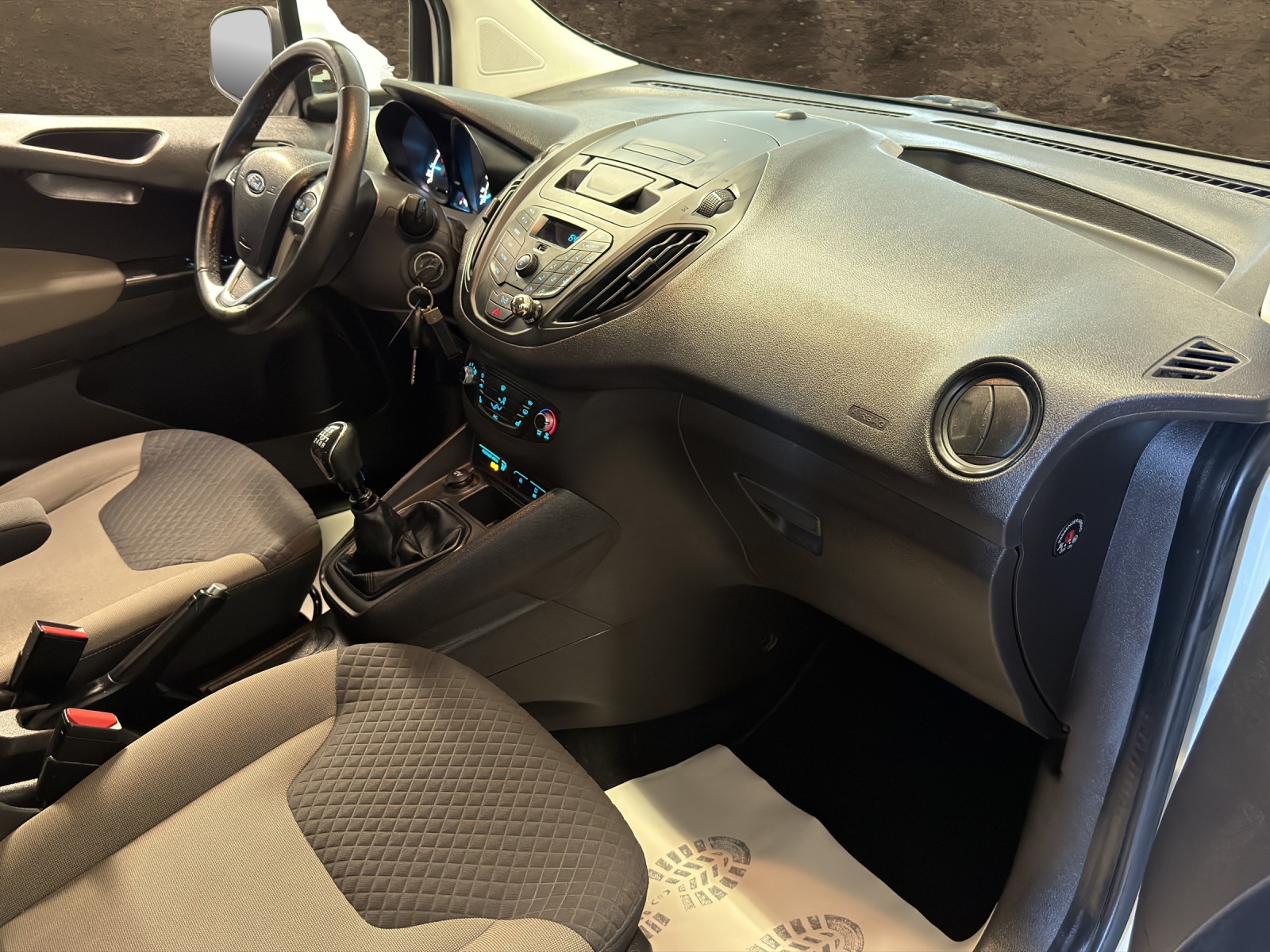 FORD Tourneo Courier 1.0 SCTi Trend-image-8