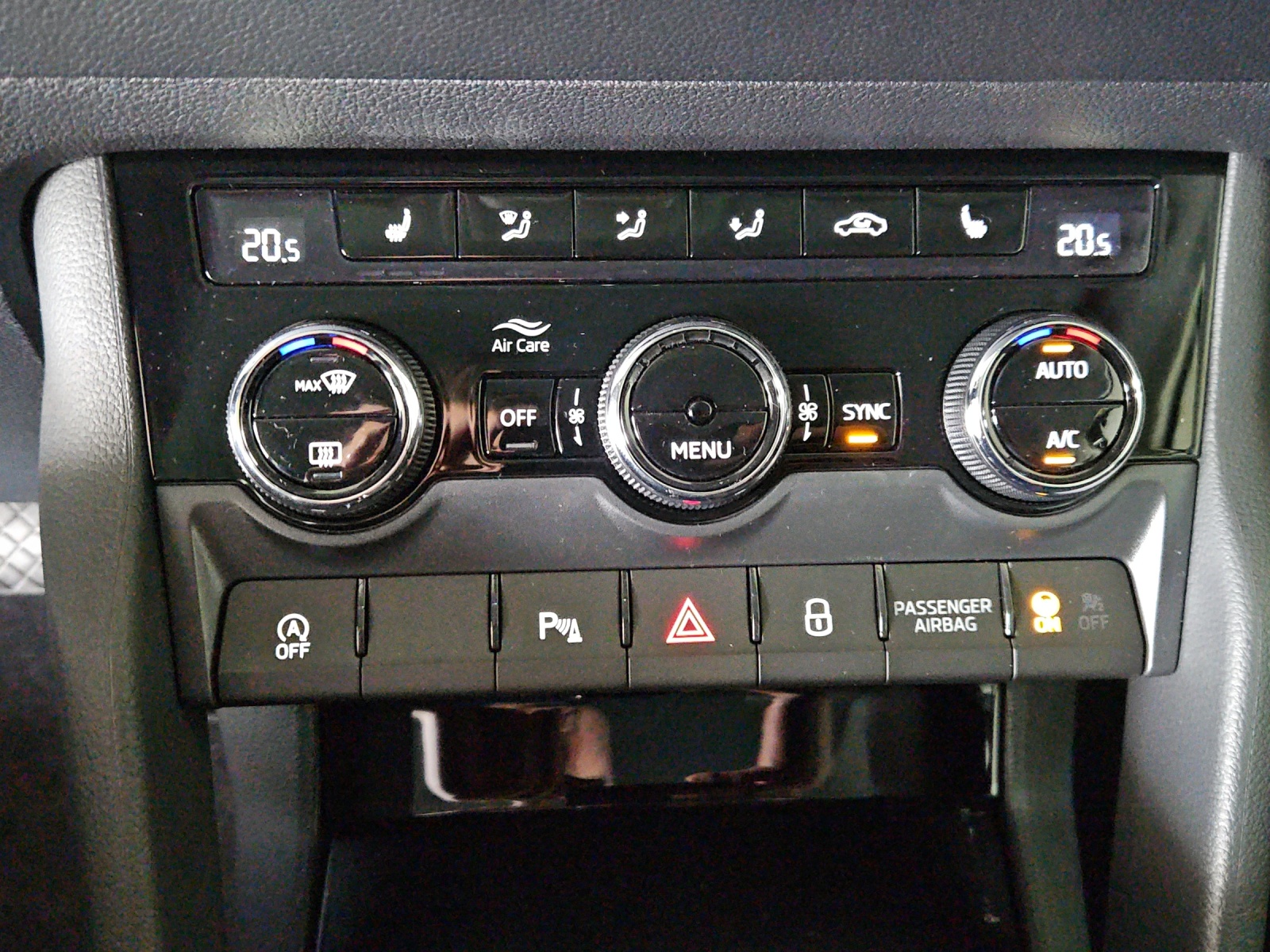 SKODA Karoq 1.5 TSI Dynamic DSG-image-19