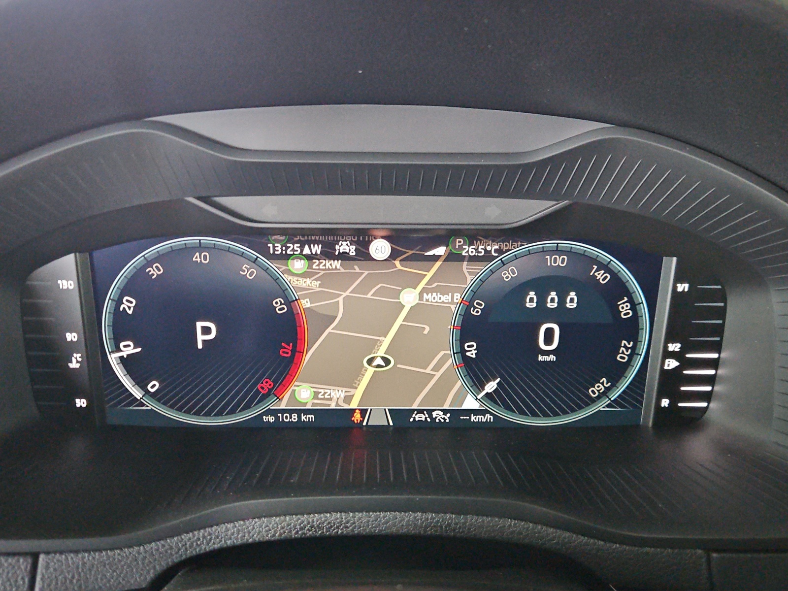 SKODA Karoq 1.5 TSI Dynamic DSG-image-11