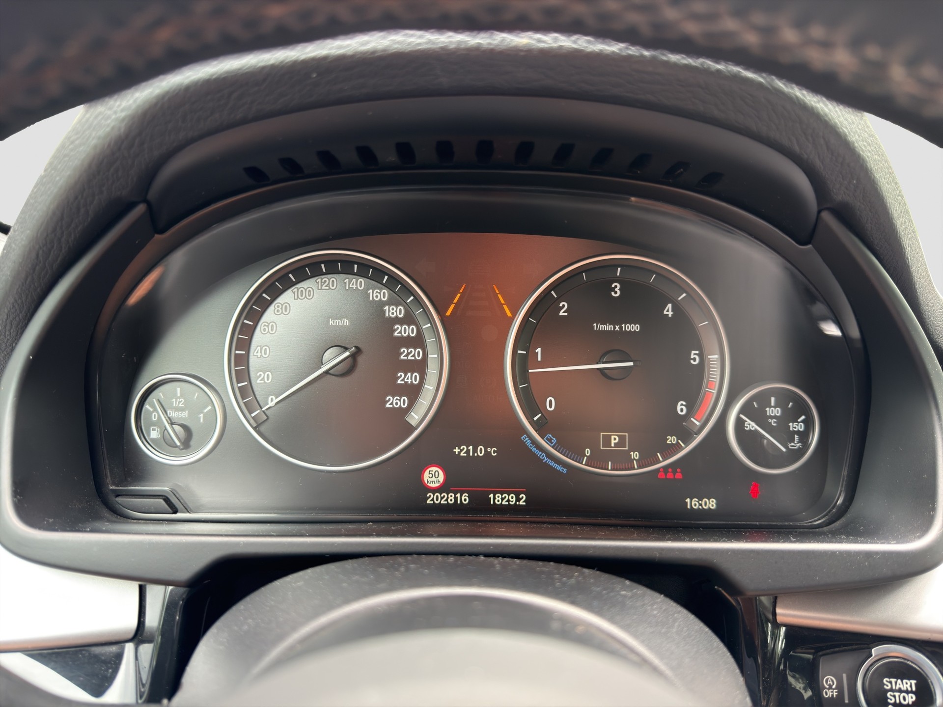 BMW X5 xDrive 40d Steptronic-image-12
