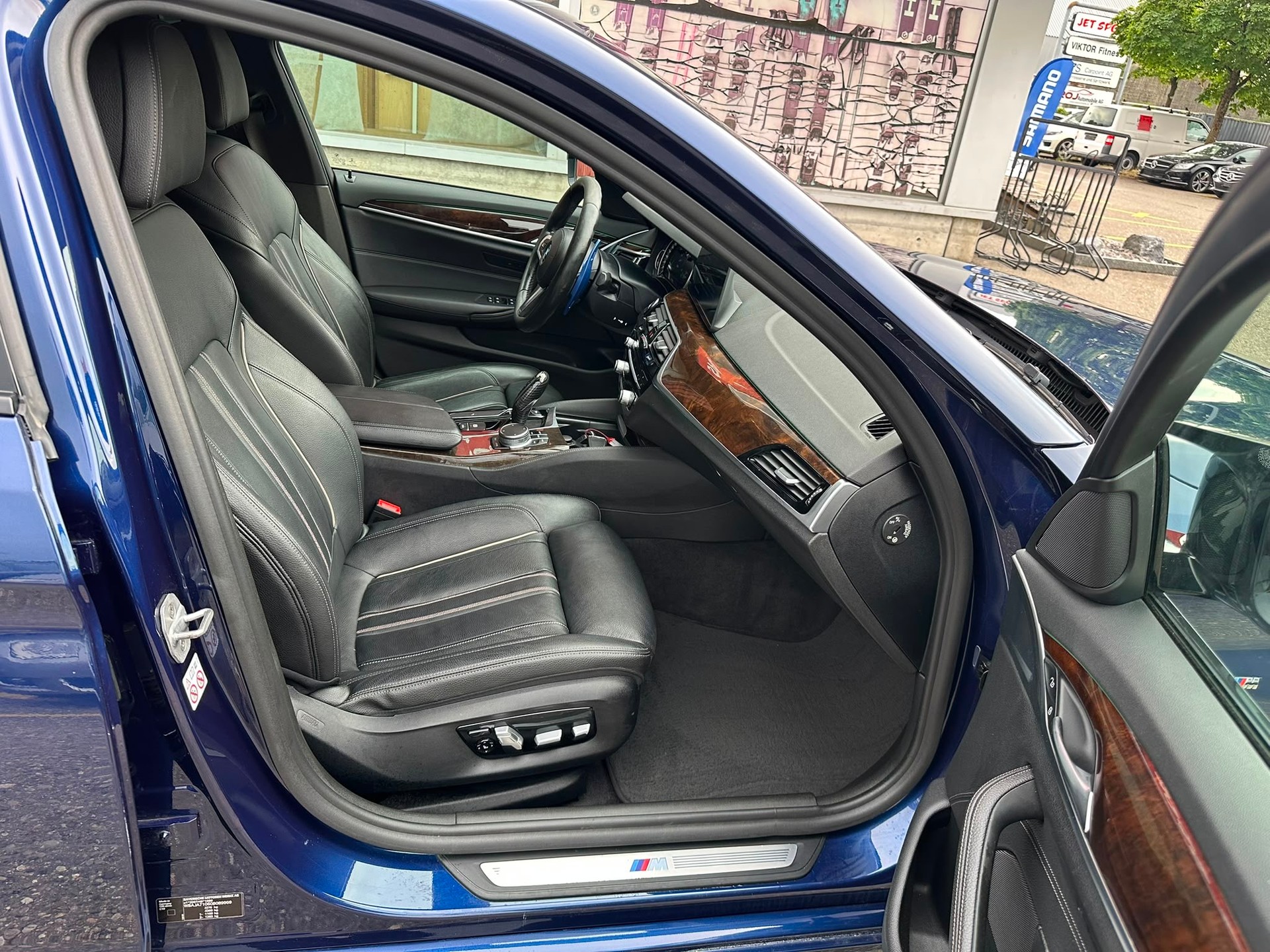 BMW 530i xDrive Steptronic-image-18