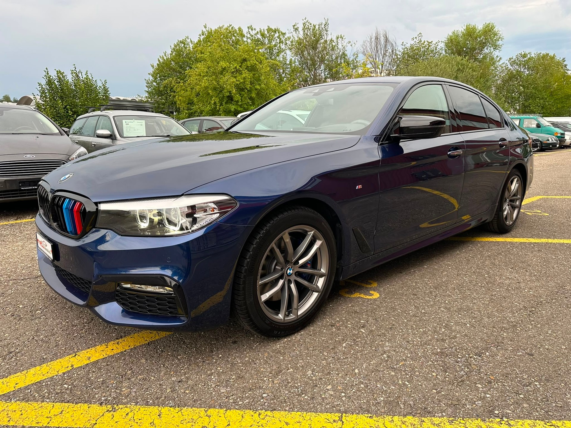 BMW 530i xDrive Steptronic-showroom-element-1