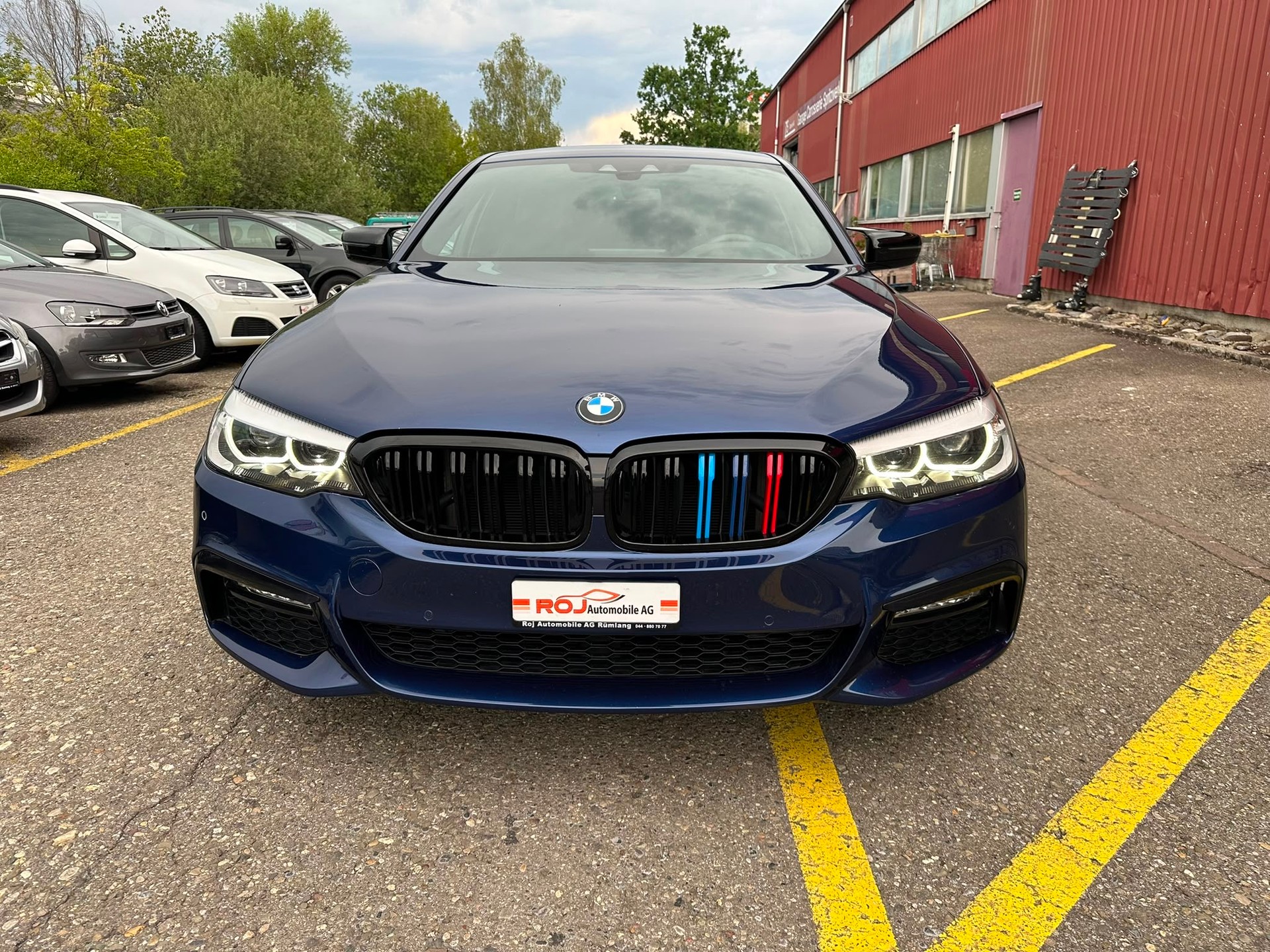 BMW 530i xDrive Steptronic-showroom-element-2