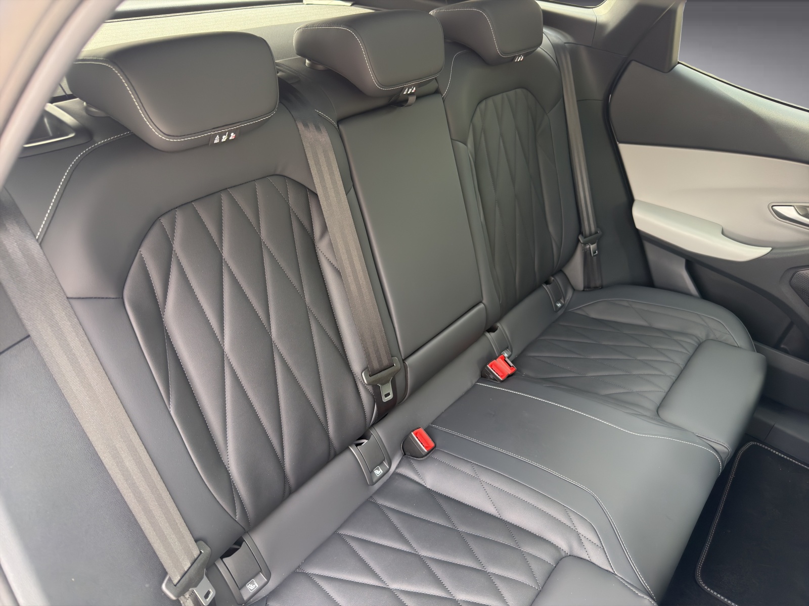 FORD Explorer Extended Range Premium-image-14
