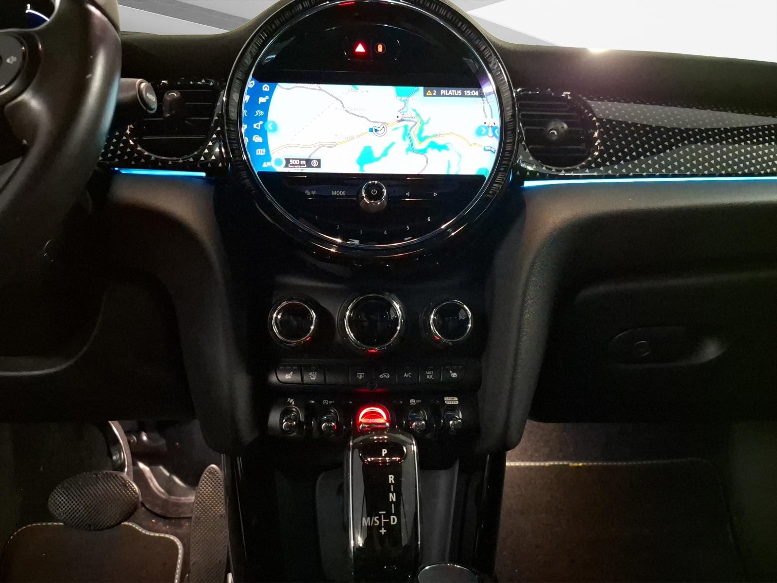 MINI Cabrio F57 1.5i Cooper-image-11