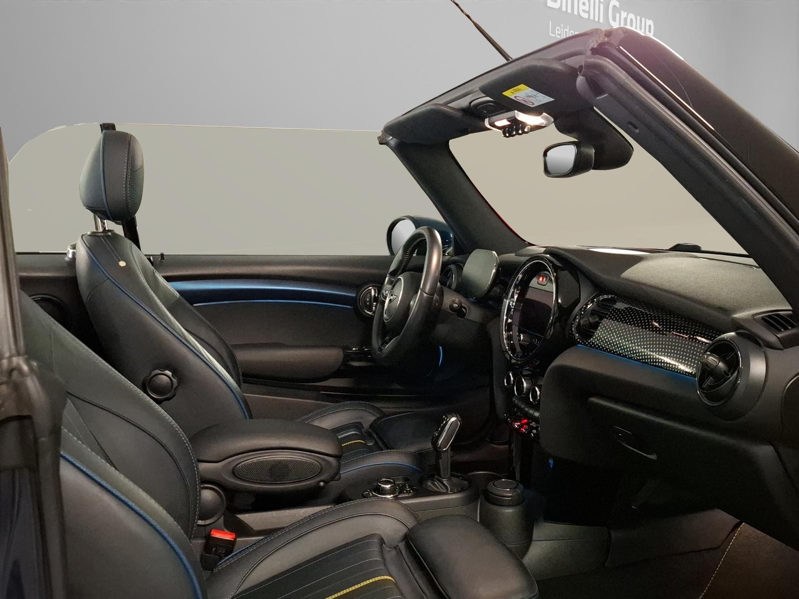 MINI Cabrio F57 1.5i Cooper-image-19