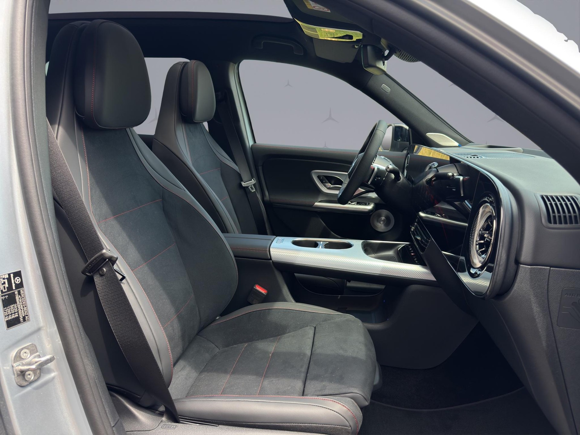 MERCEDES-BENZ GLB 350 4matic-image-17