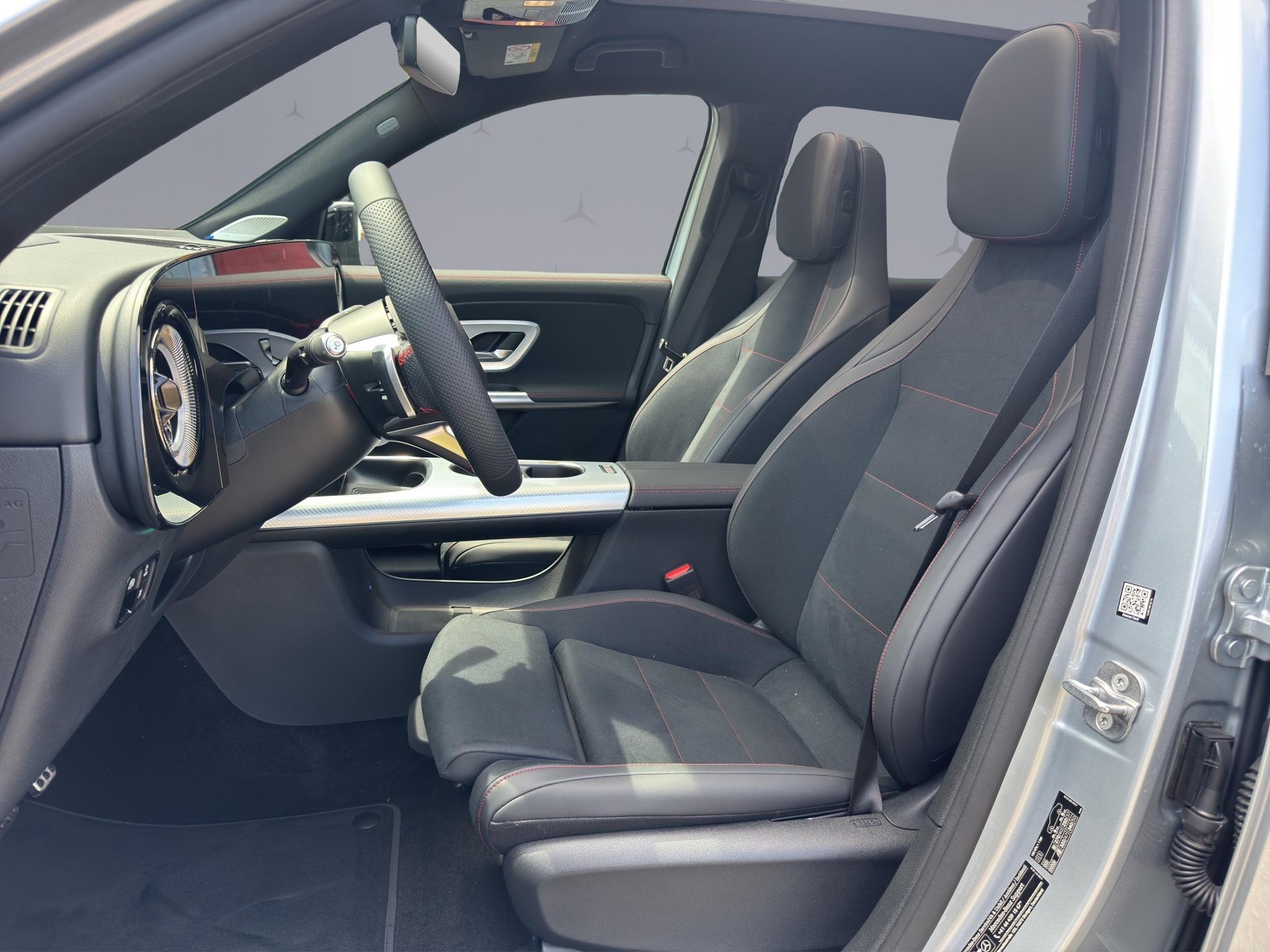 MERCEDES-BENZ GLB 350 4matic-image-10