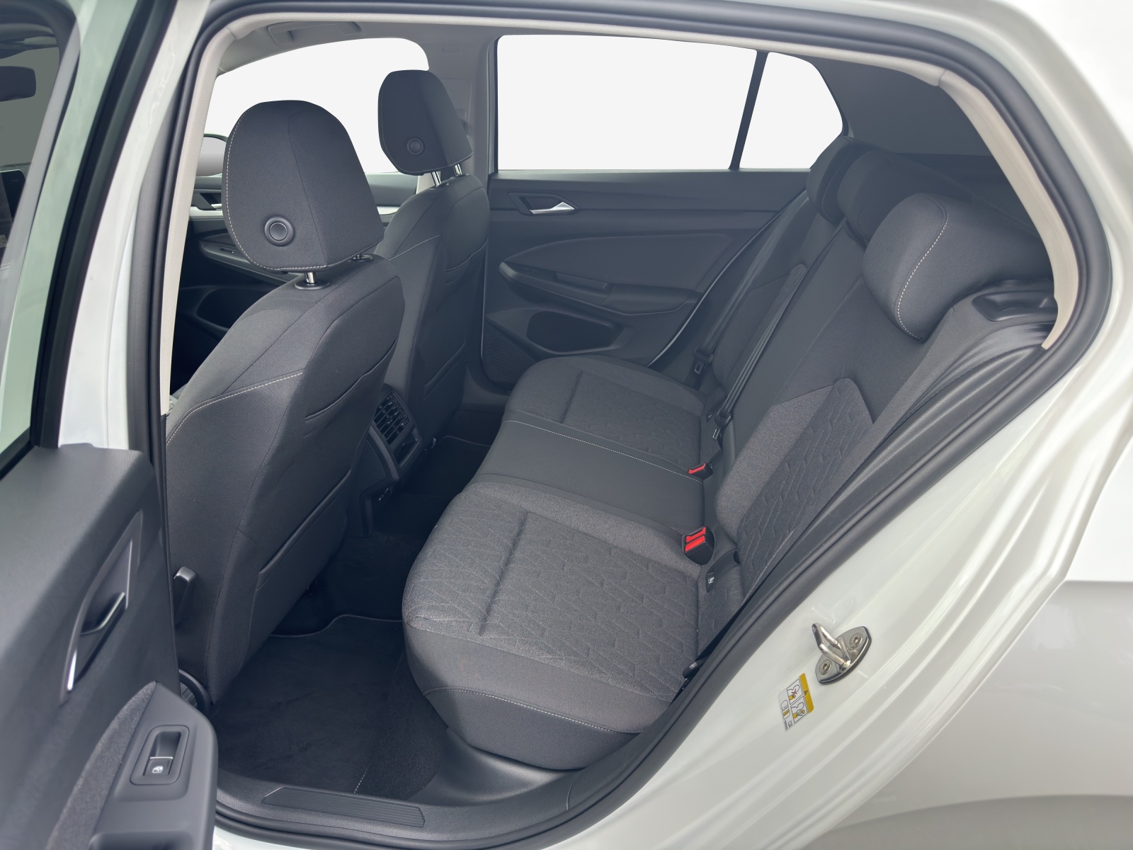 VW Golf UNITED 1.5eTSI 115PS-image-11