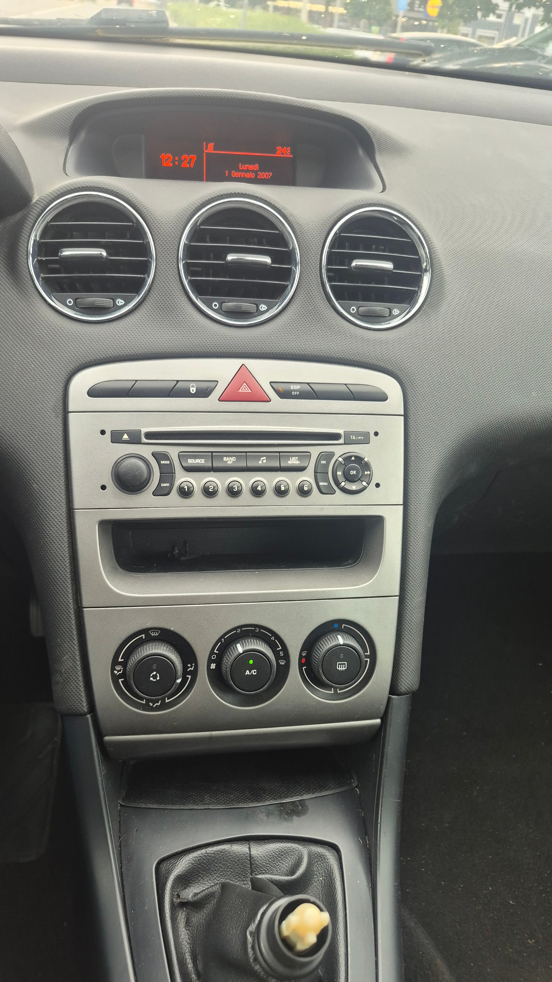 PEUGEOT 308 SW 1.6 HDI Trendy-image-10
