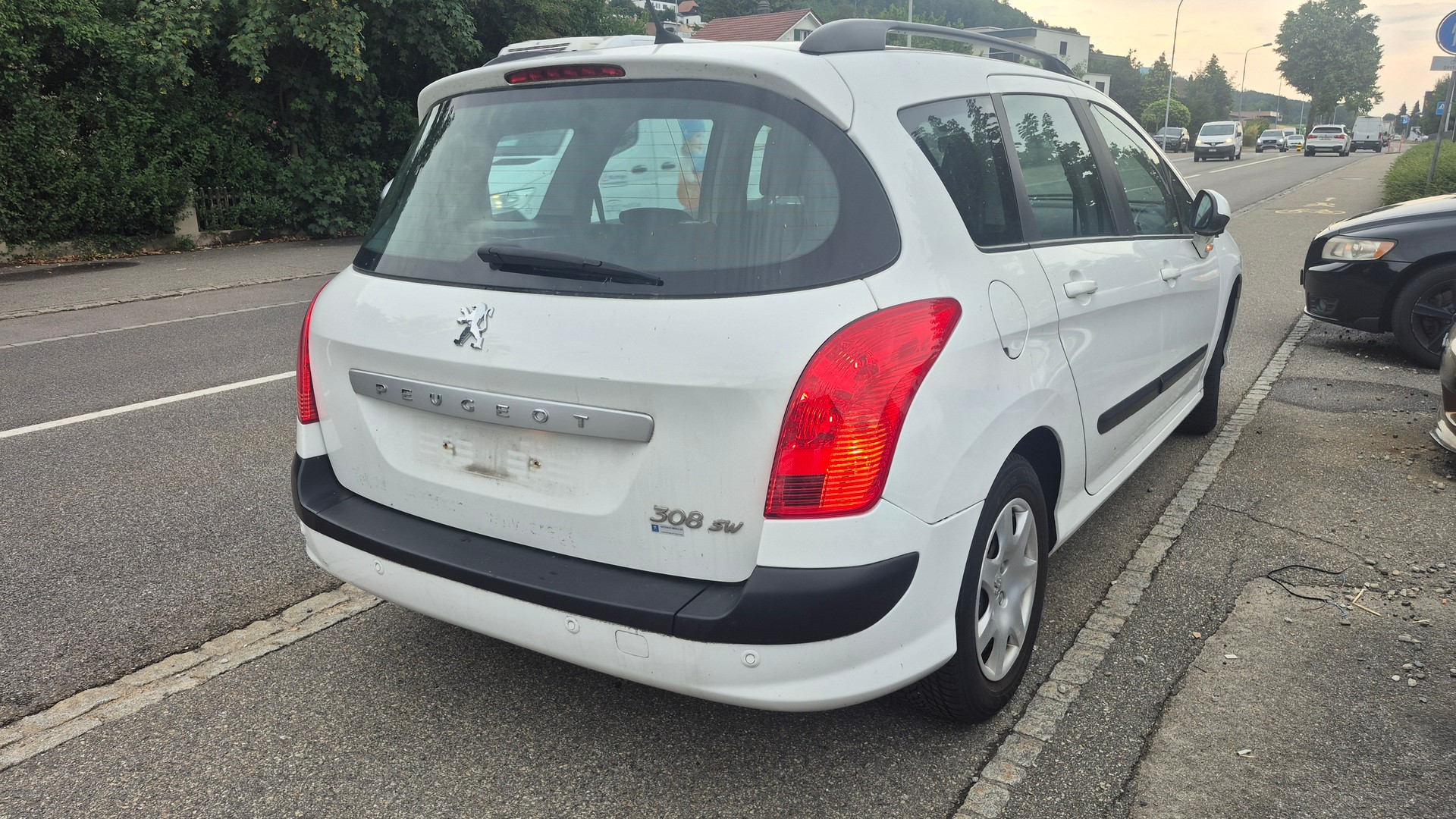 PEUGEOT 308 SW 1.6 HDI Trendy-image-4