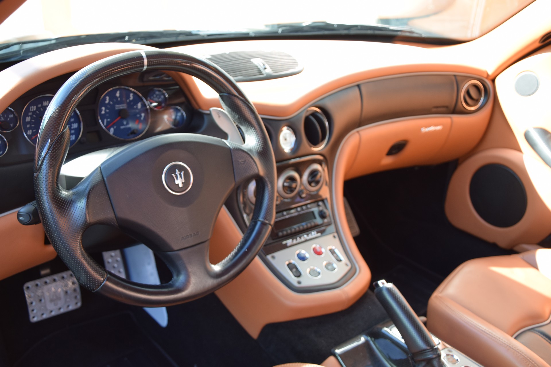 MASERATI Coupé GranSport-image-6