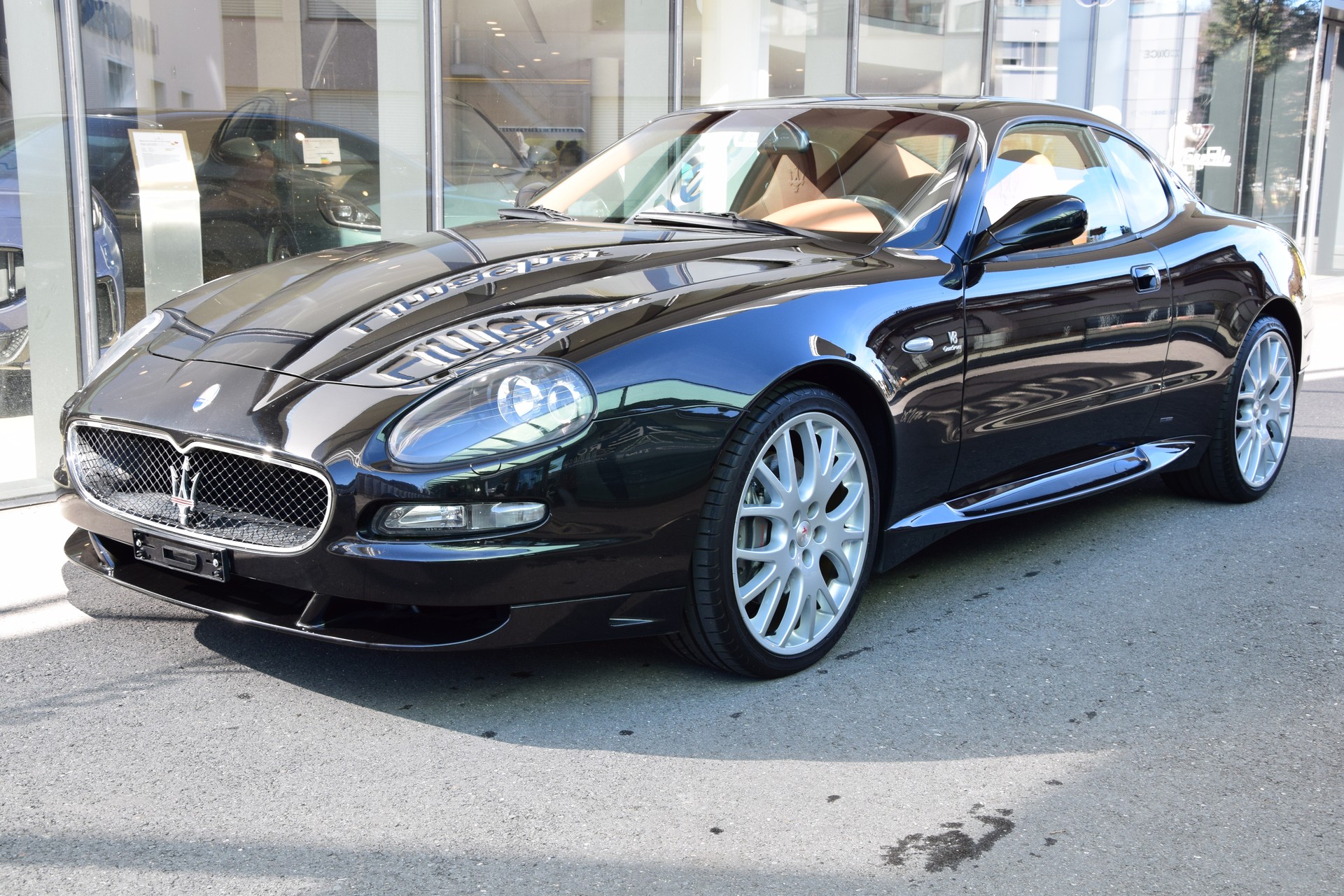 MASERATI Coupé GranSport-showroom-element-1