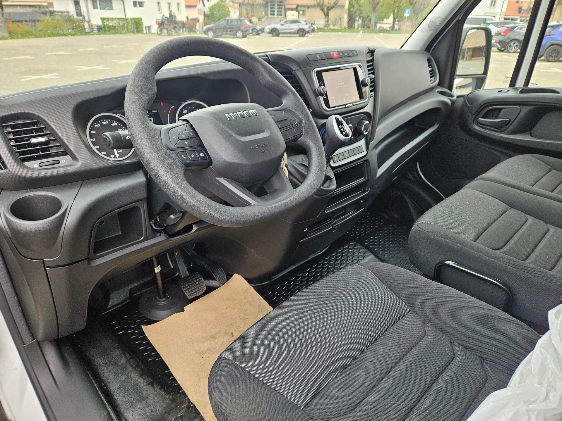 IVECO 35S16V kurz court AUTOMAT 156 ps-image-7