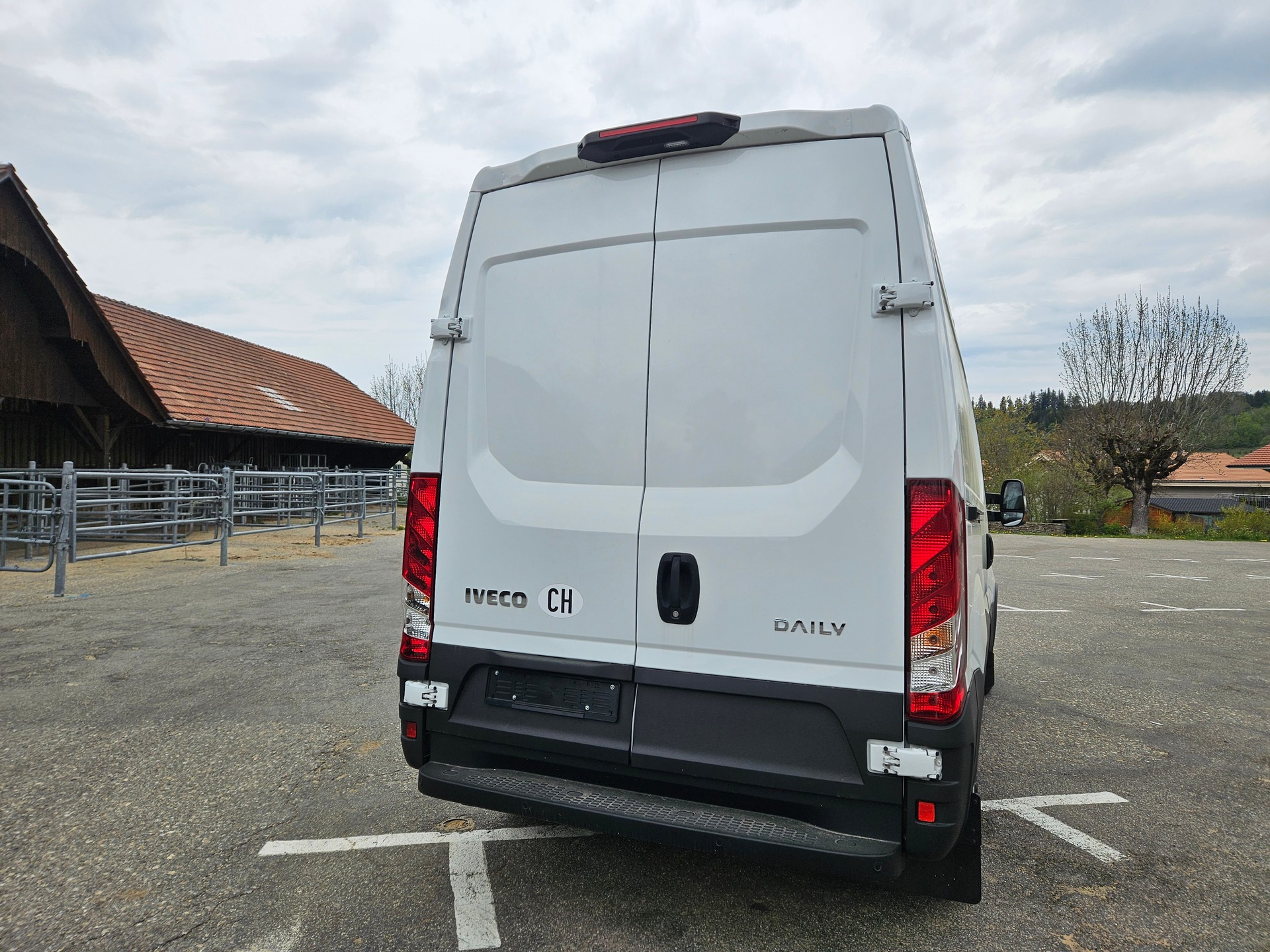 IVECO 35S16V kurz court AUTOMAT 156 ps-image-14