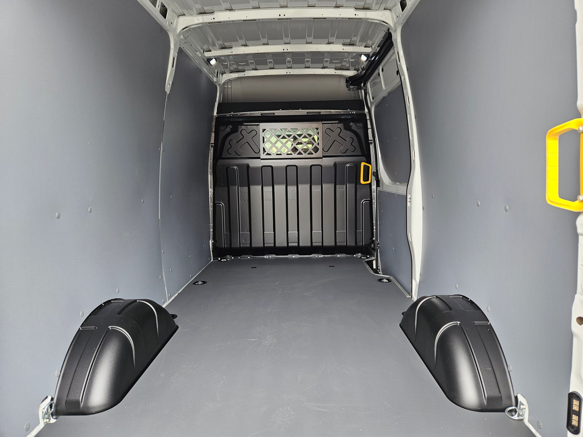 IVECO 35S16V kurz court AUTOMAT 156 ps-image-6