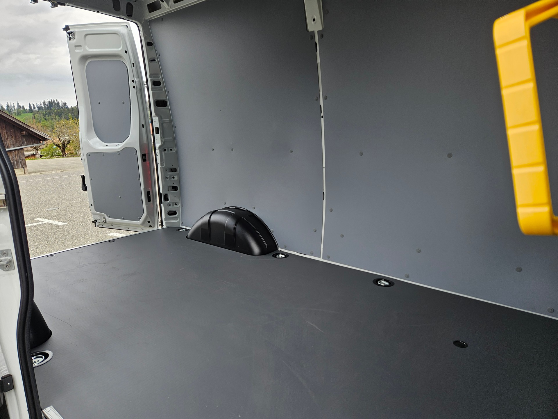 IVECO 35S16V kurz court AUTOMAT 156 ps-image-11