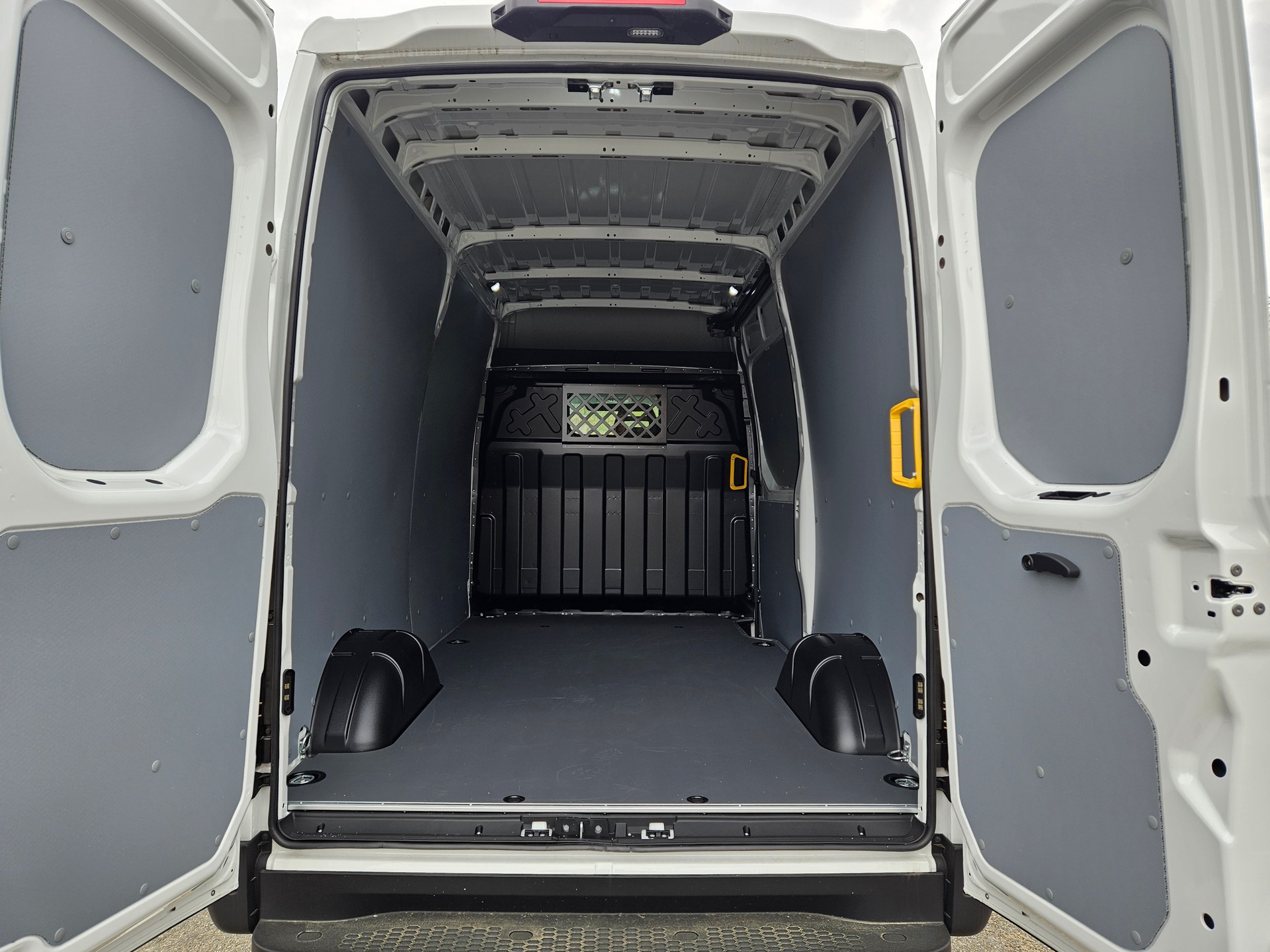 IVECO 35S16V kurz court AUTOMAT 156 ps-image-5