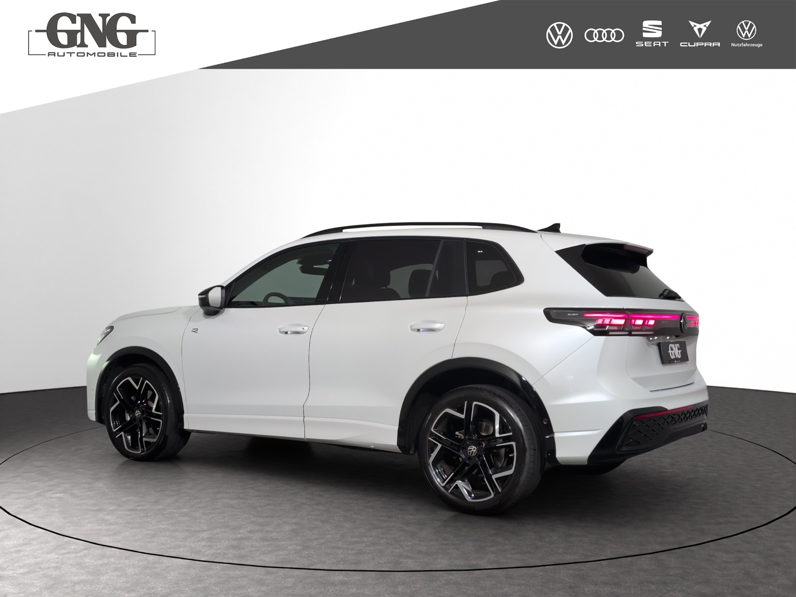 VW Tiguan 2.0 TDI SCR R-Line 4Motion DSG-showroom-element-1