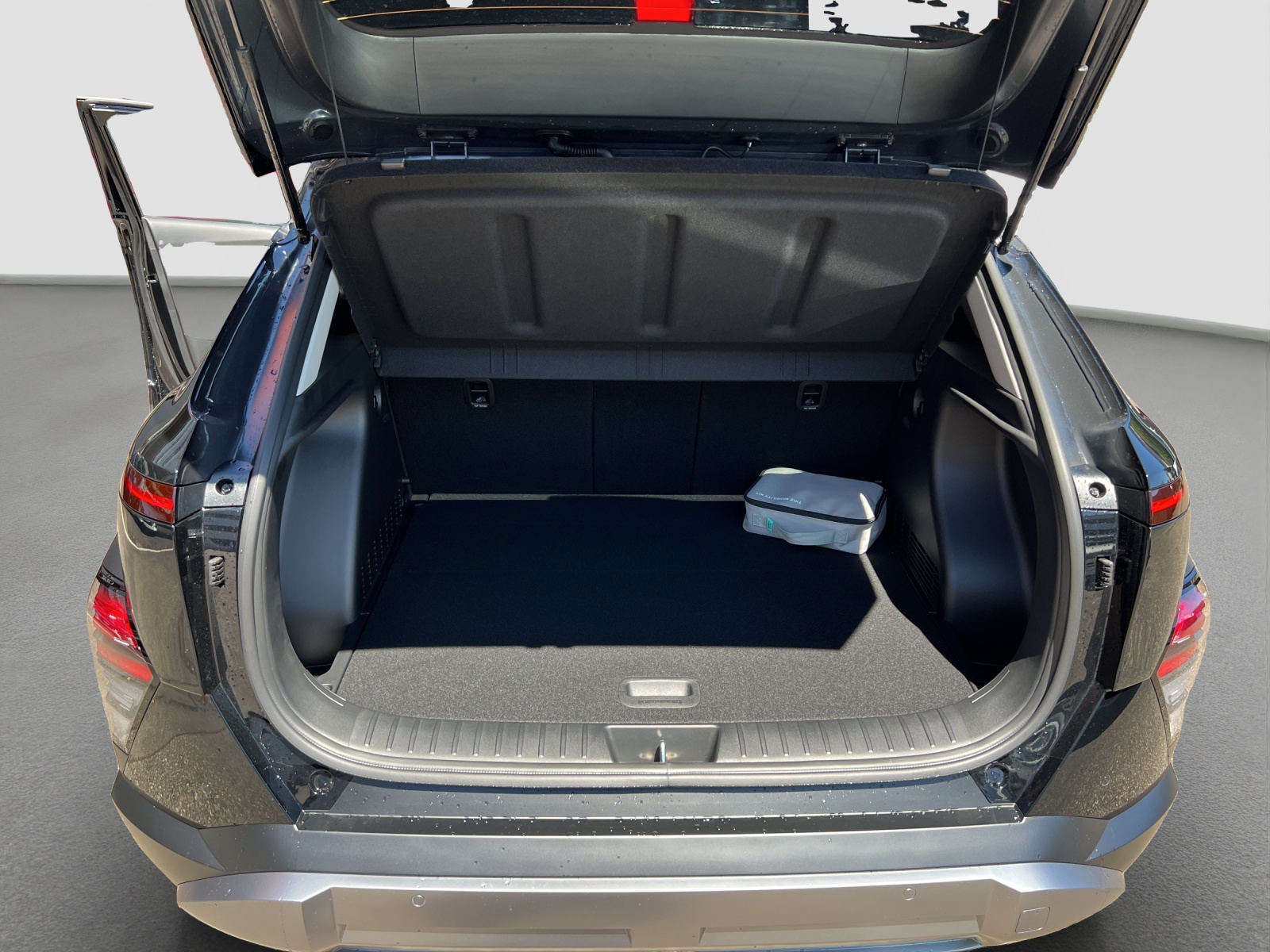 HYUNDAI Kona 1.6 GDi HEV Amplia DCT-image-13